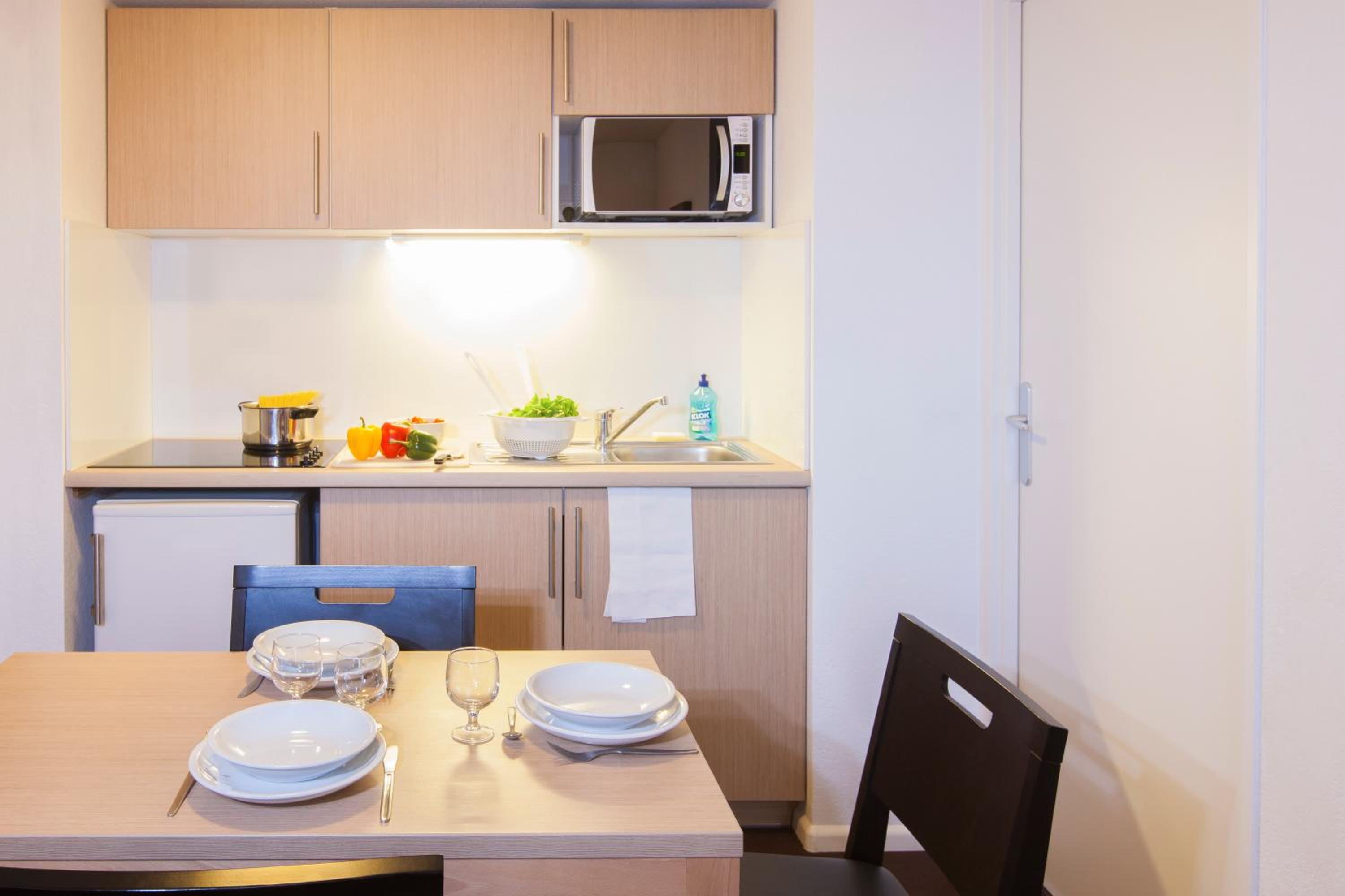 One-Bedroom Apartment - Photo 3