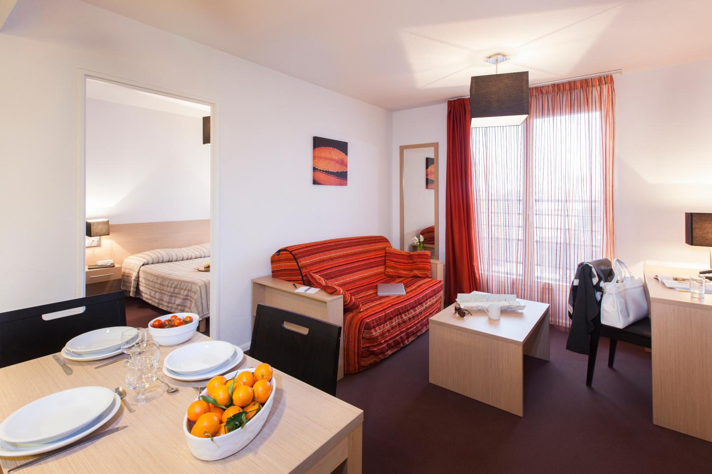One-Bedroom Apartment - Photo 9