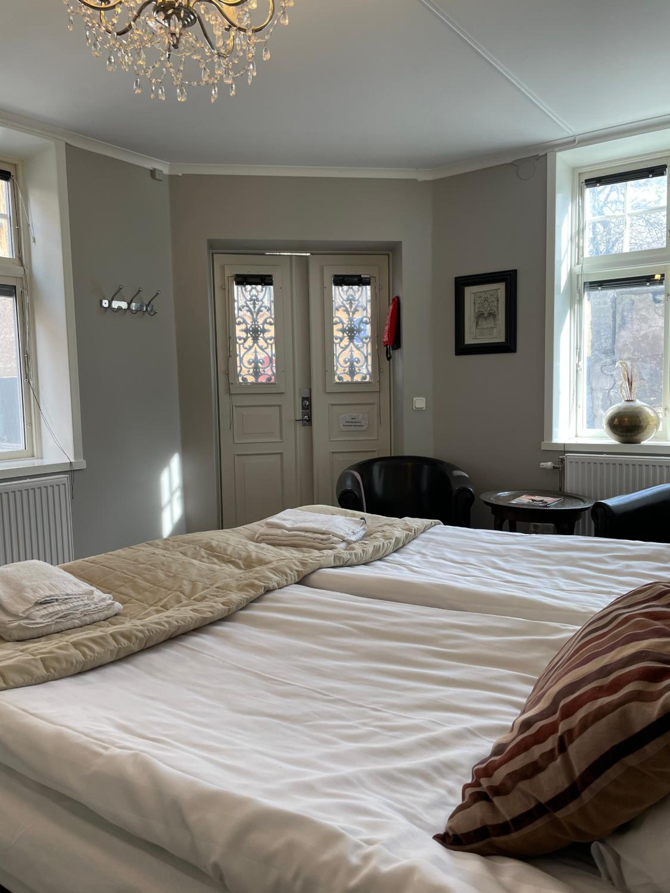 Budget Double Room - Photo 2