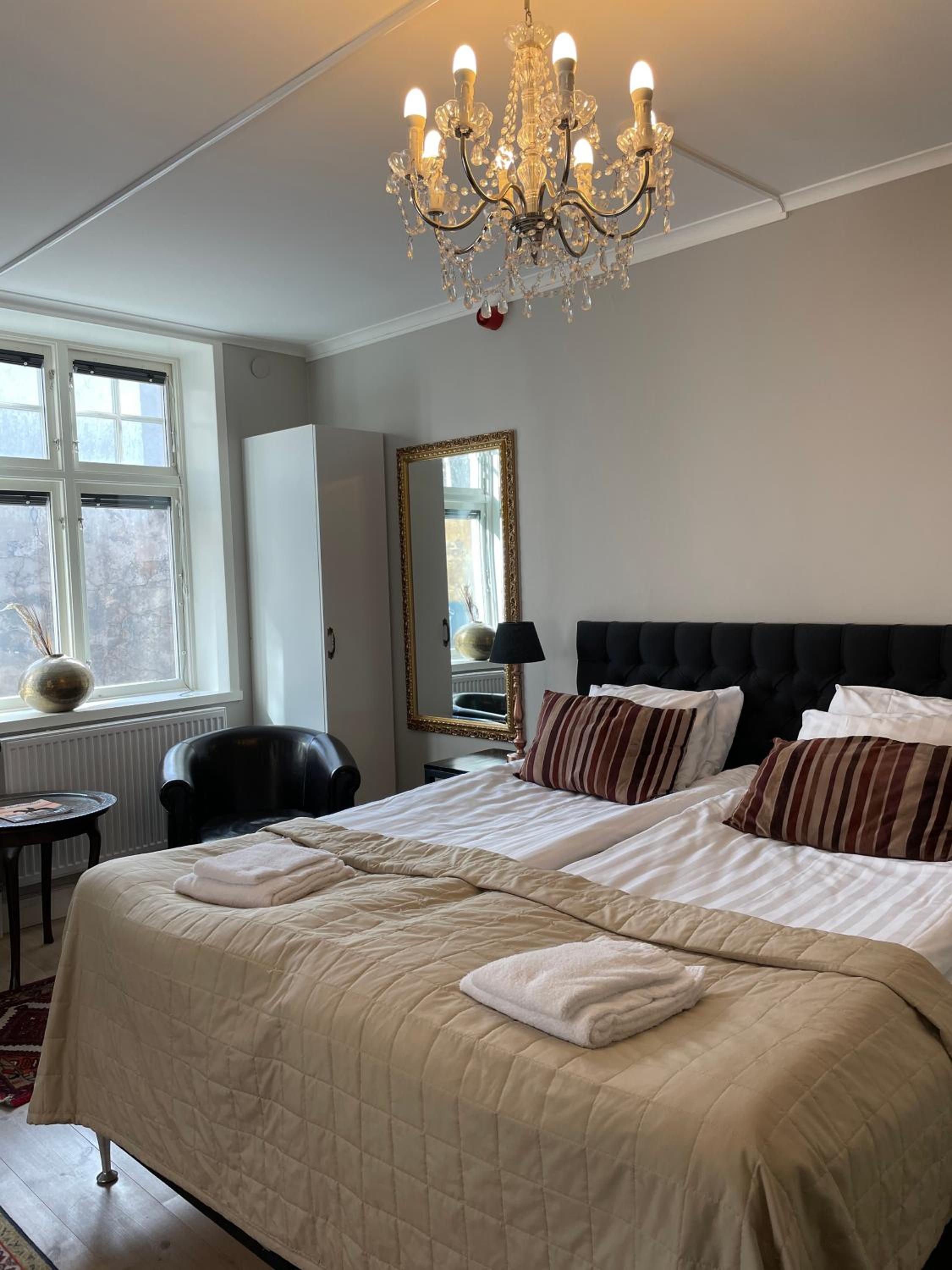 Budget Double Room - Photo 3