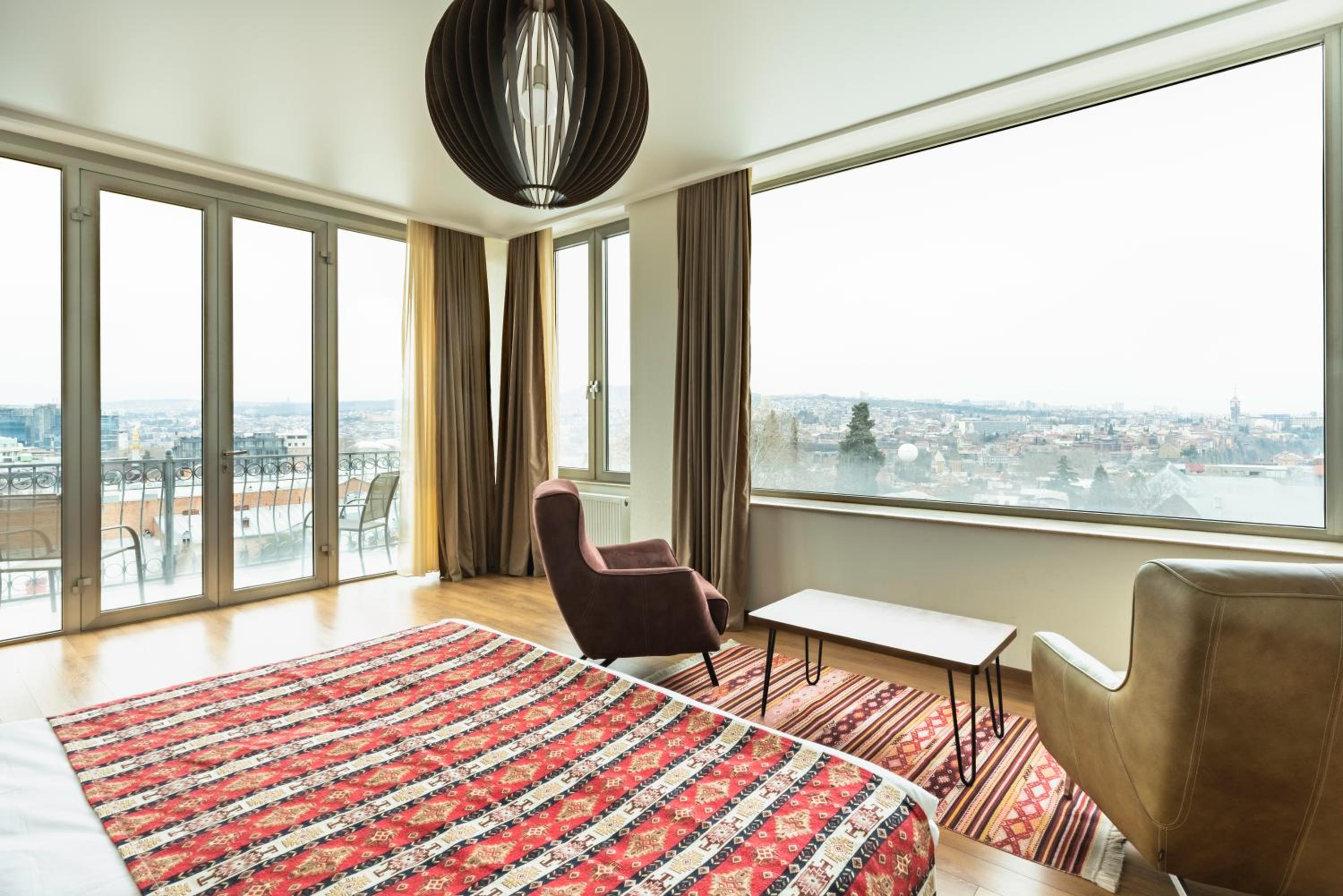Suite with Hot Tub - Photo 5