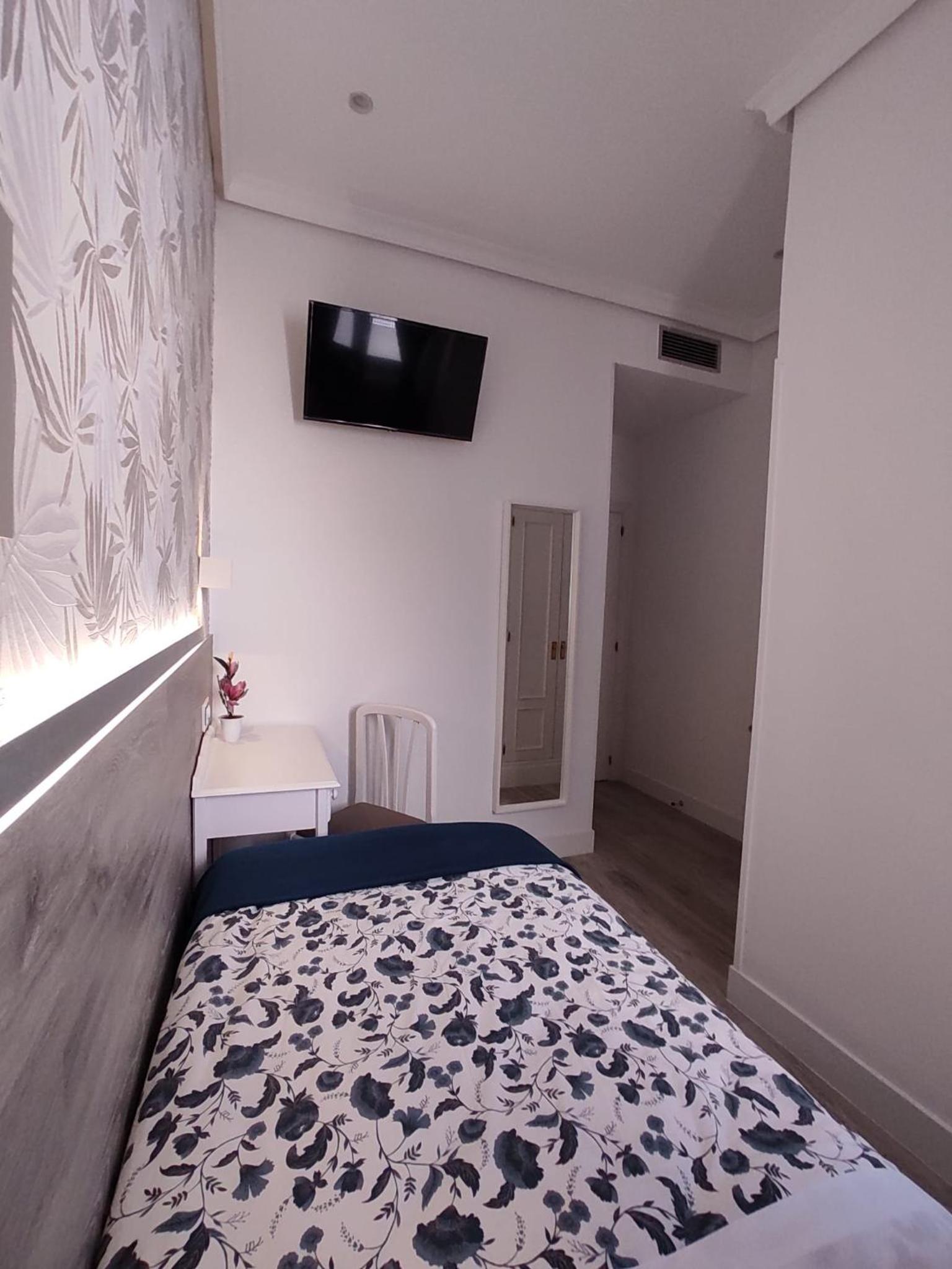 Habitación Sencilla con Balcón