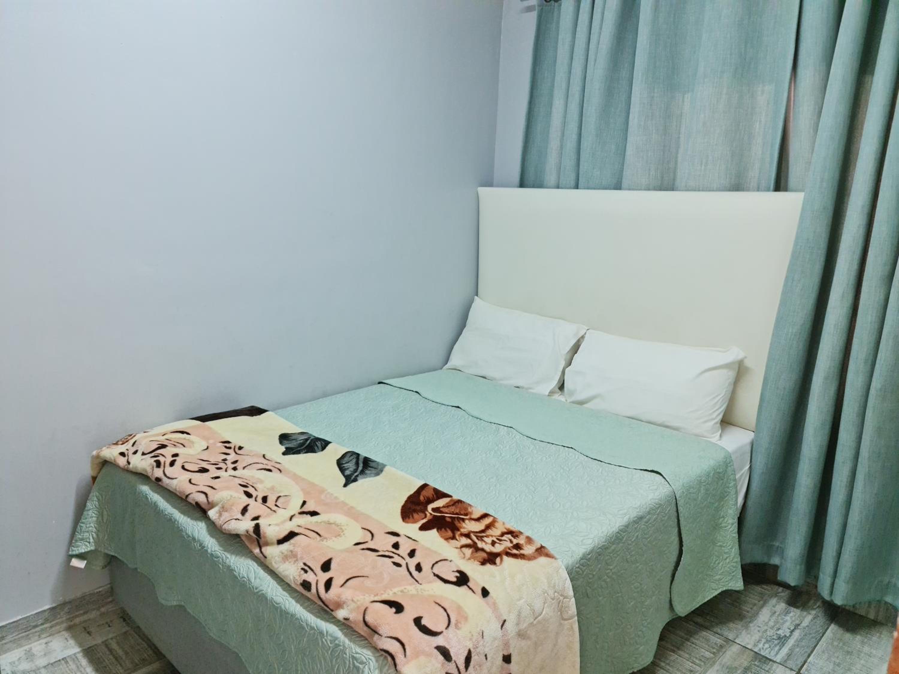 Budget Double Room - Photo 15