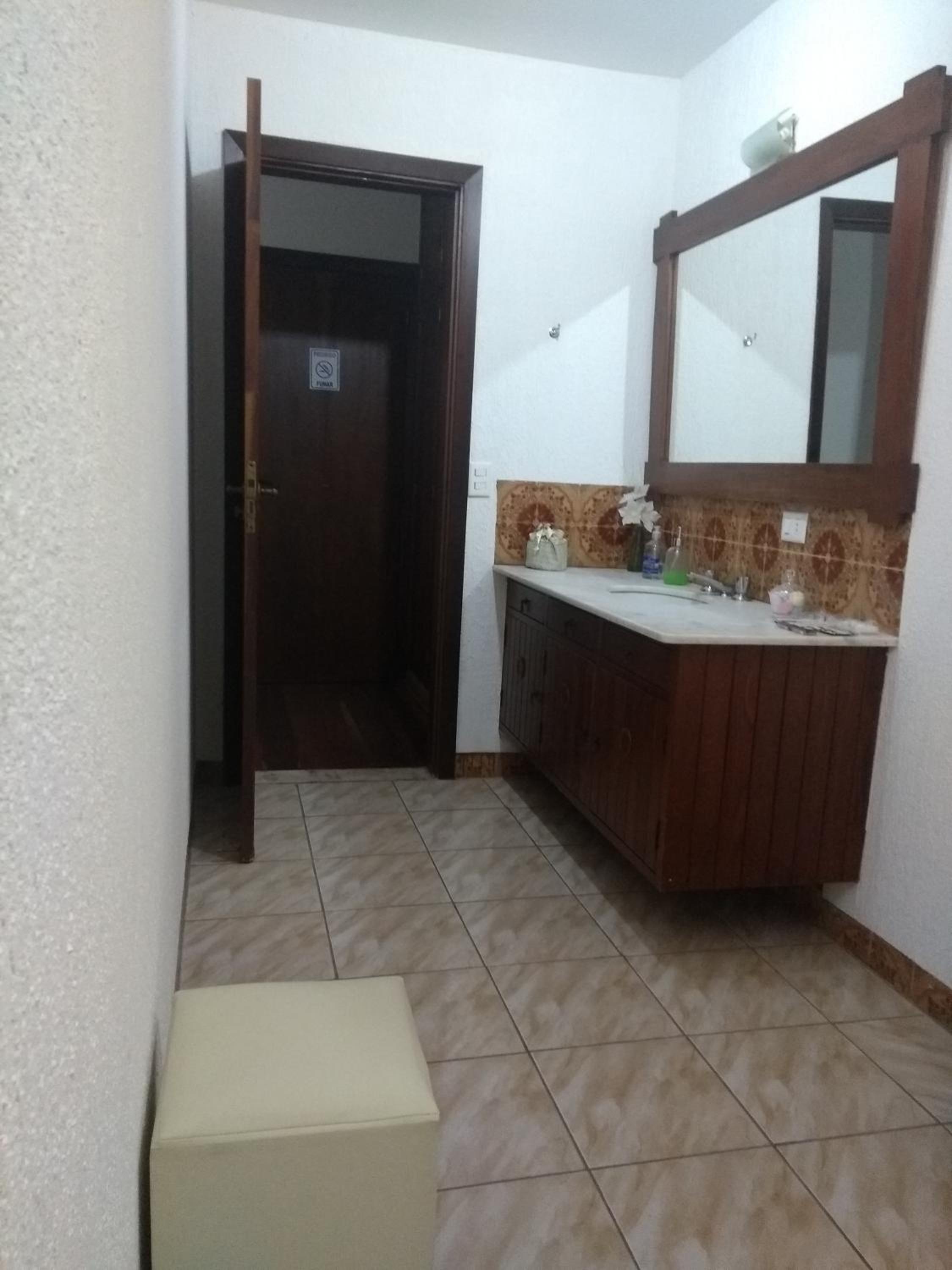 Deluxe King Room - Photo 4