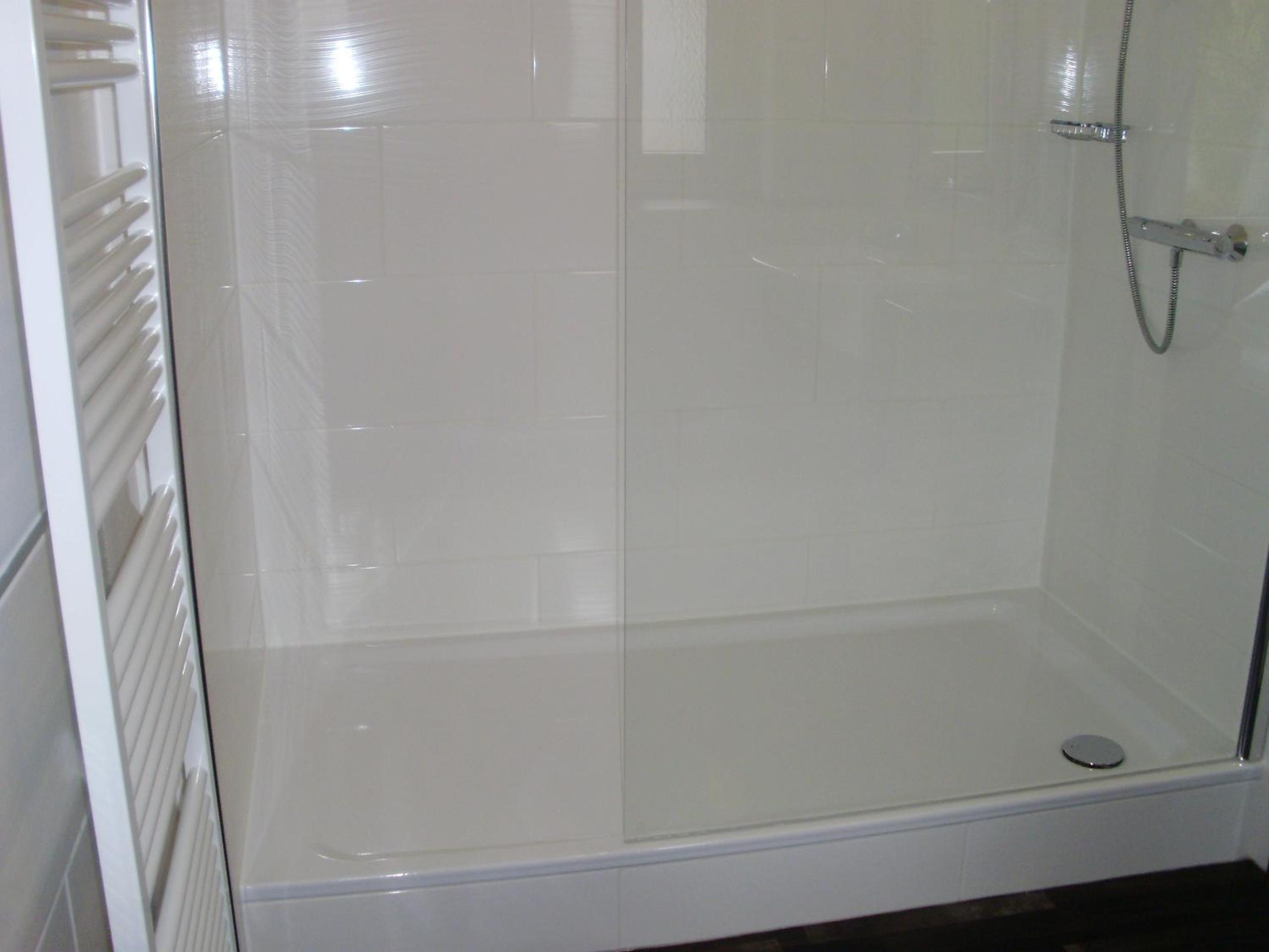 Small Twin Room - Photo 4