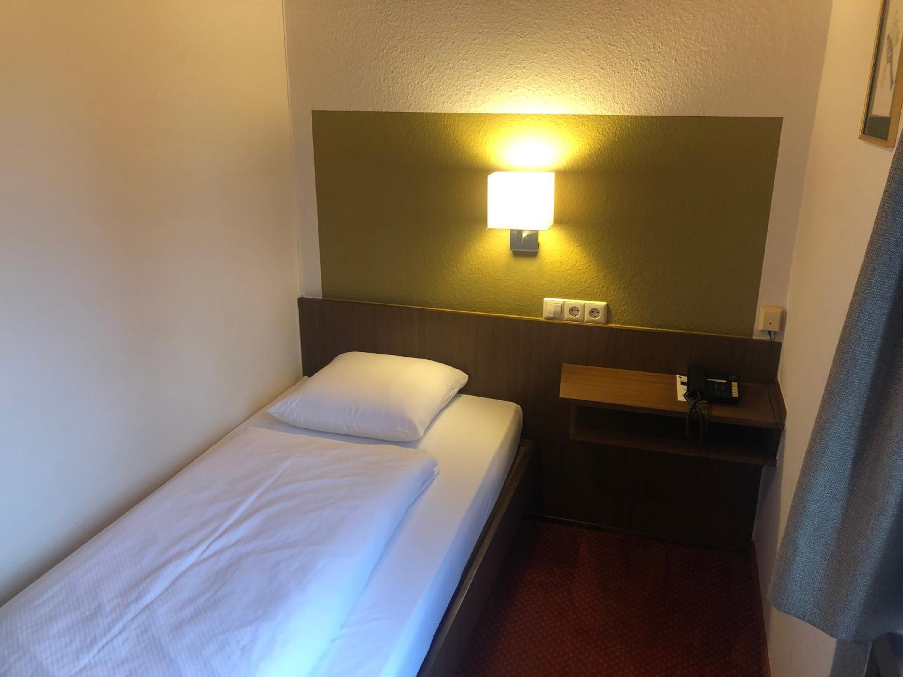 Single Room photo 3