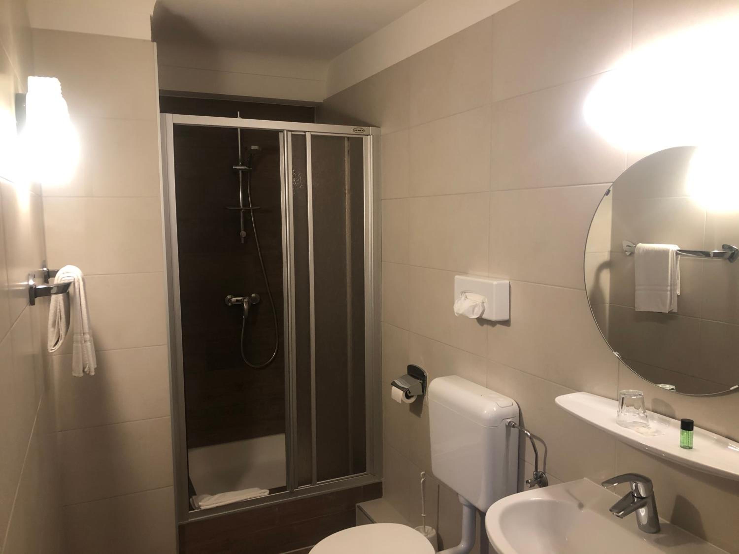 Single Room photo 2