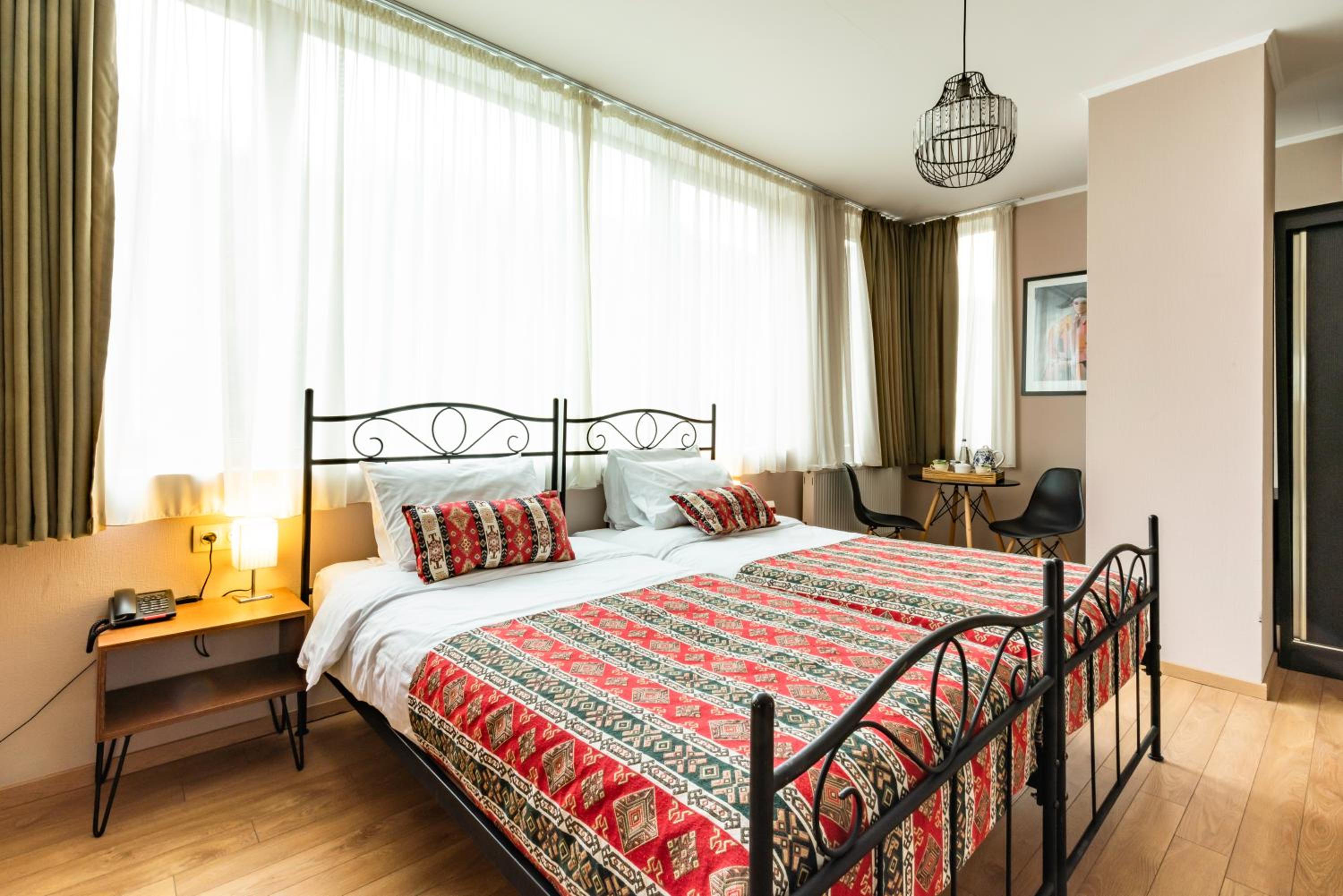Double or Twin Room with Mountain View - Photo 1