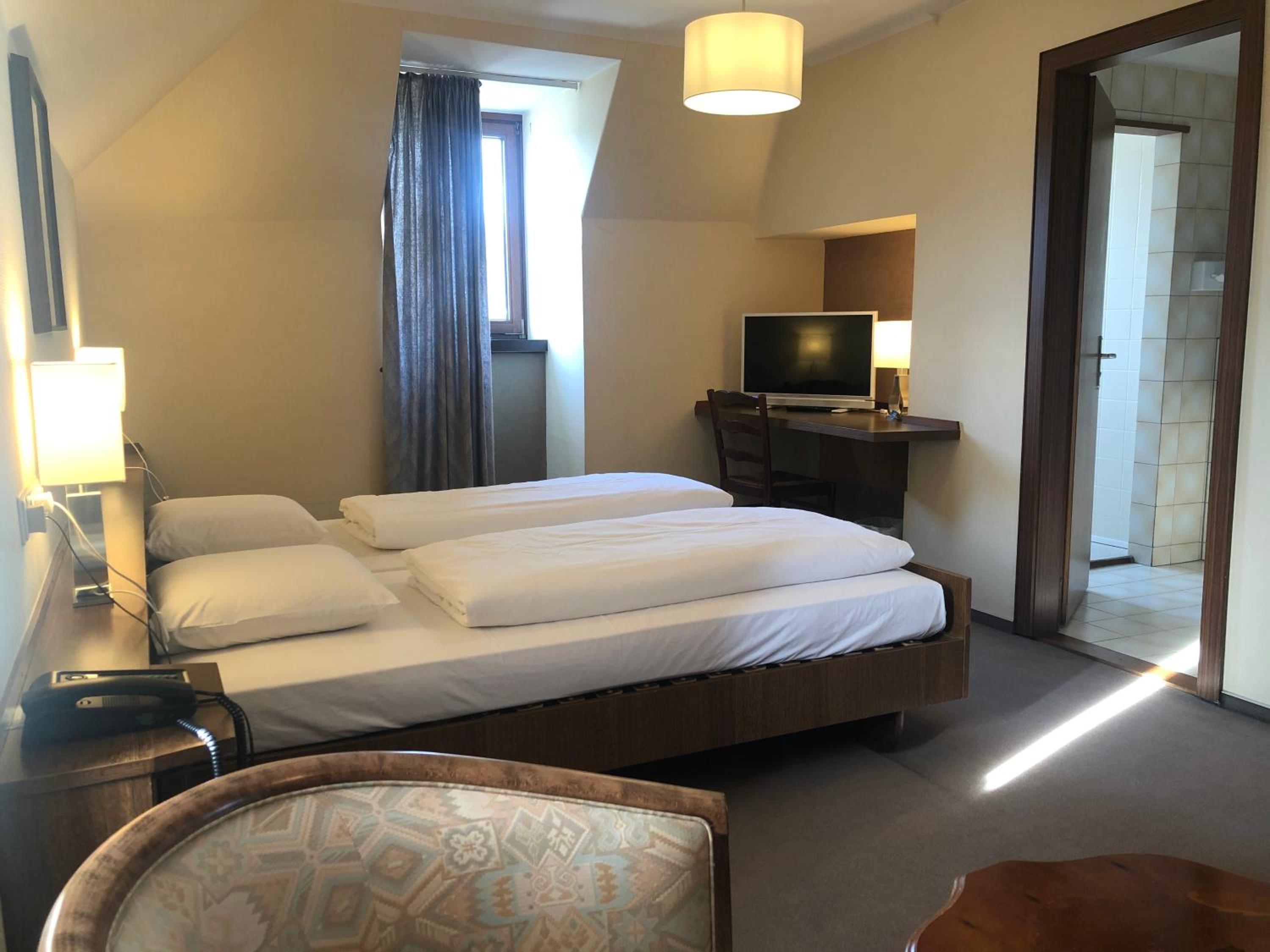 Large Double Room photo 1