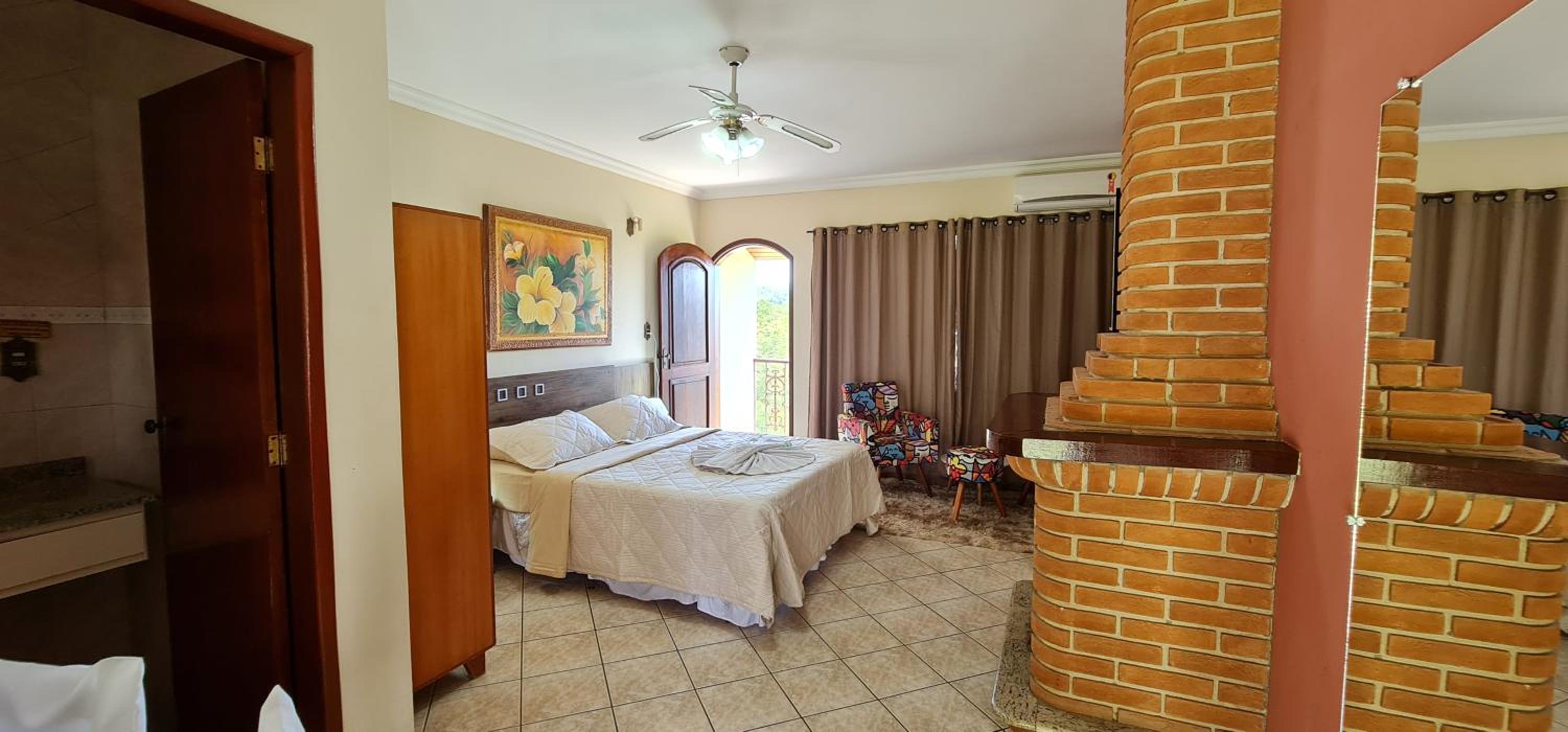 Suite with Mountain View