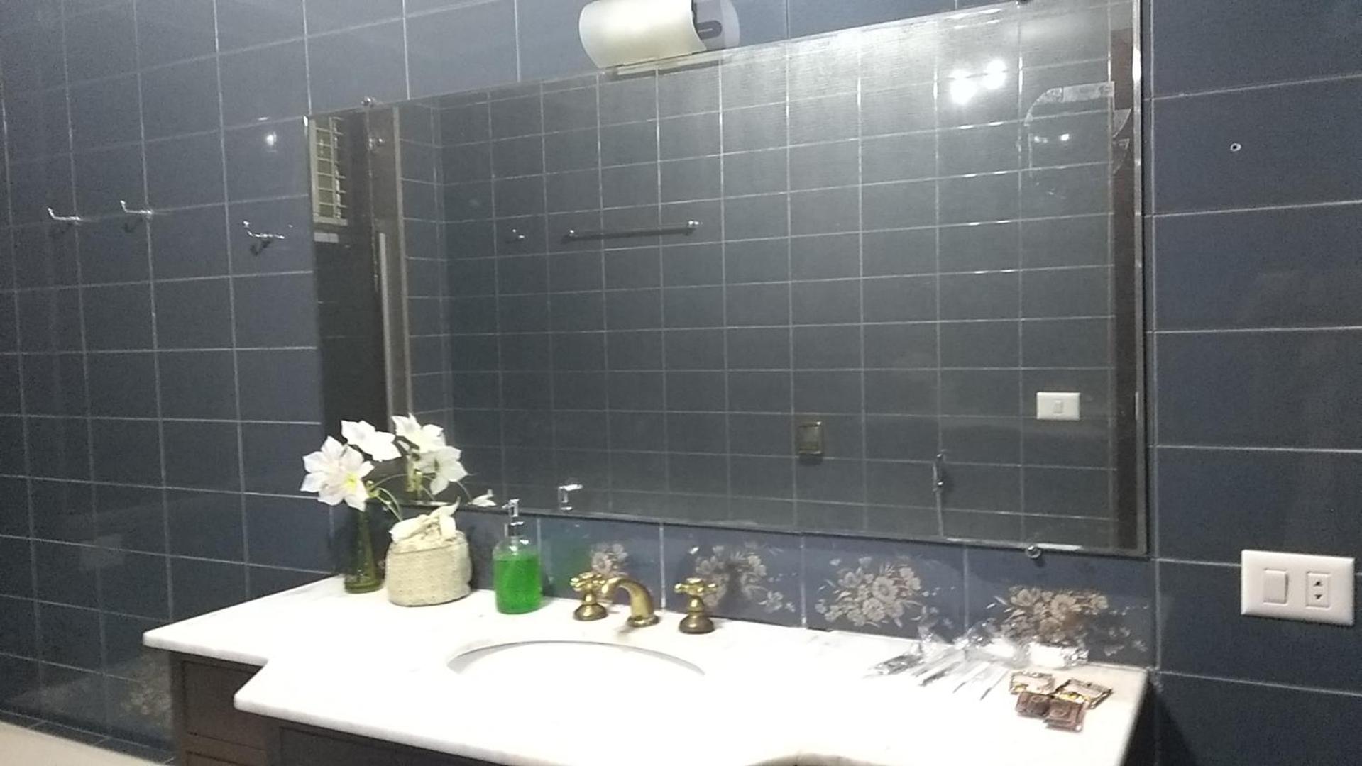 Deluxe Double Room with Bath photo 2