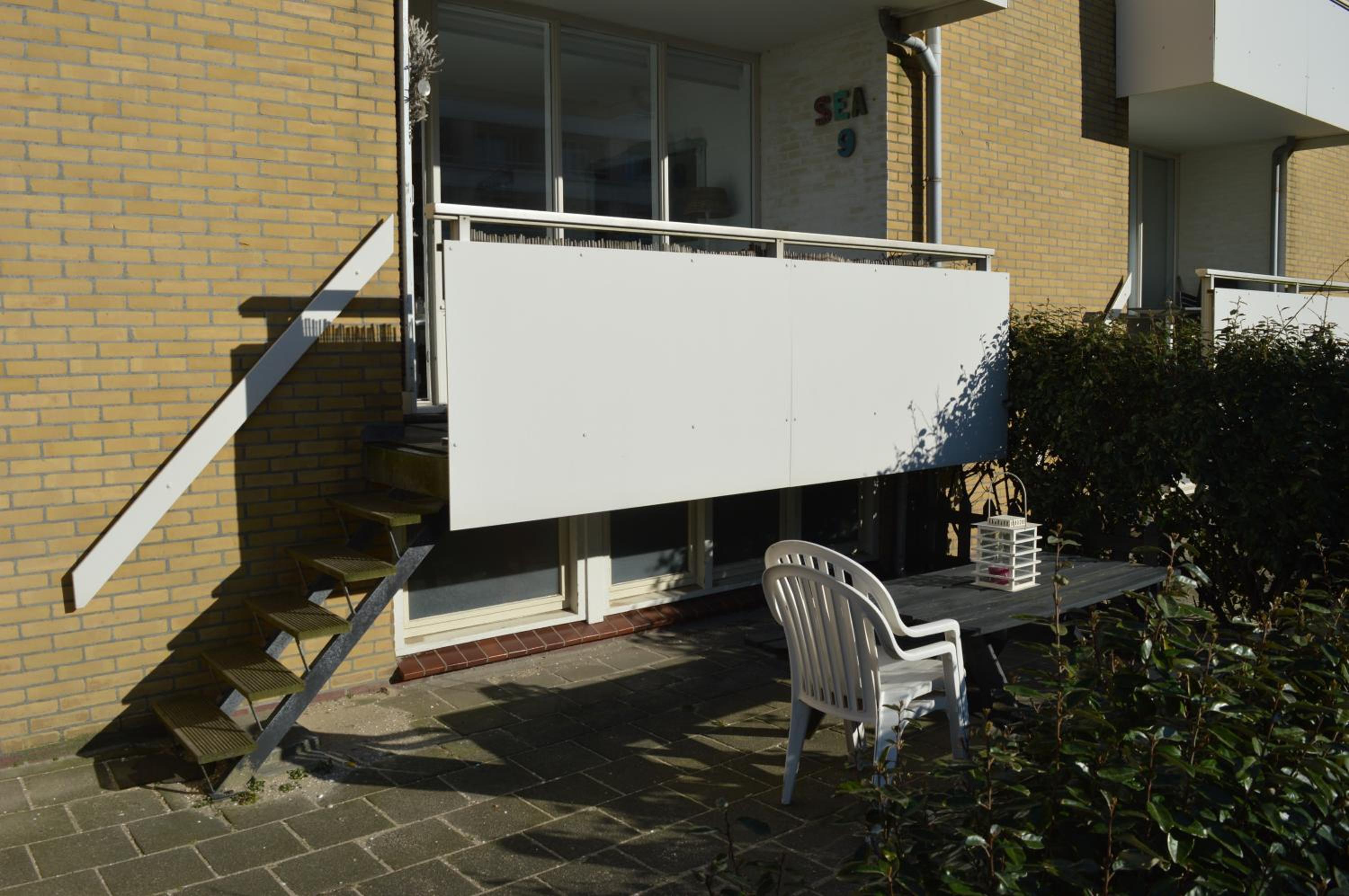 Three-Bedroom Apartment photo 2