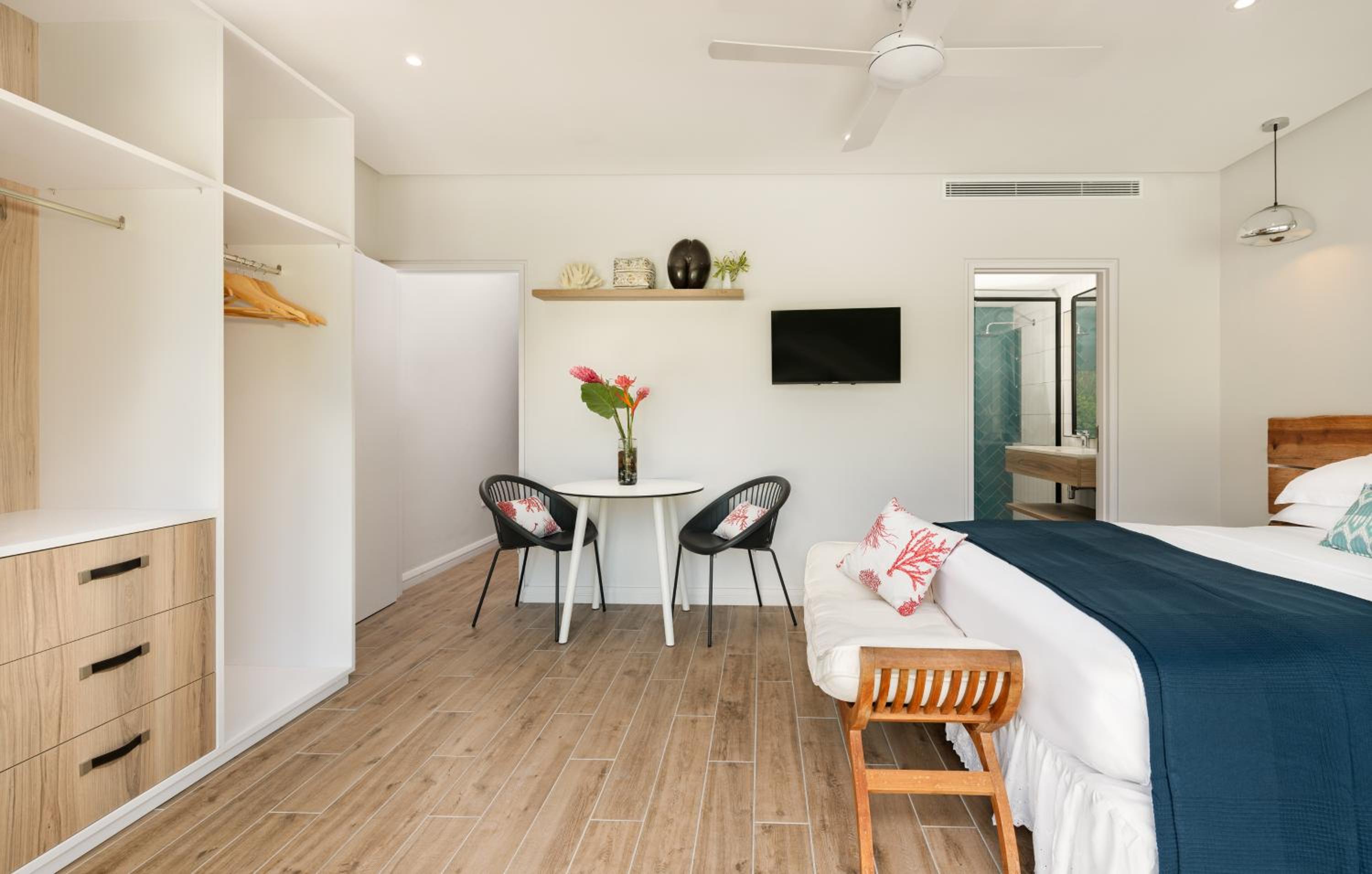 Studio Apartment photo 3