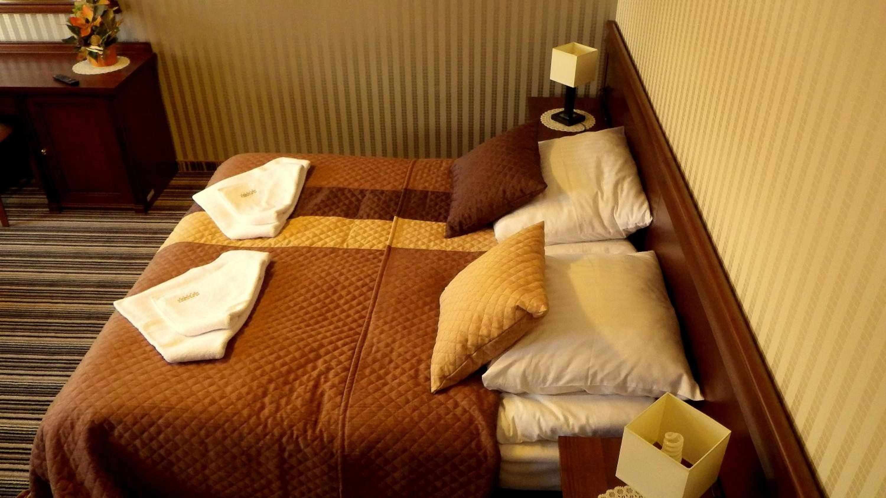 Family Room (2 Adults + 2 Children) - Photo 7