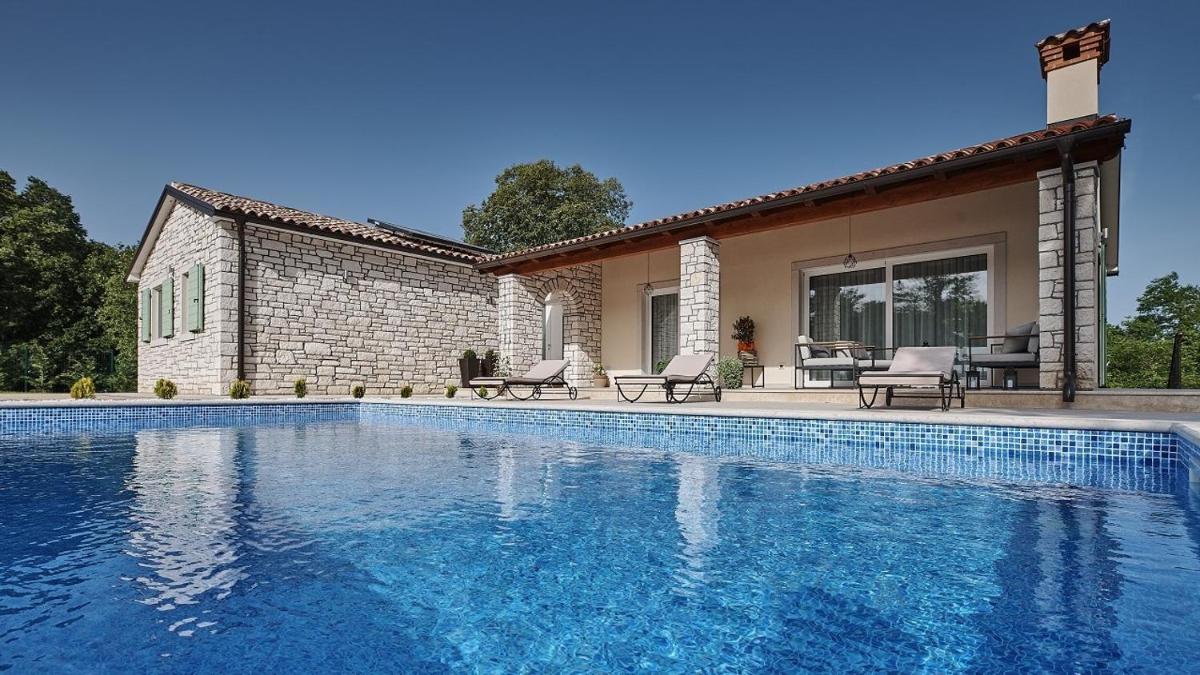 Villa with Private Pool photo 2