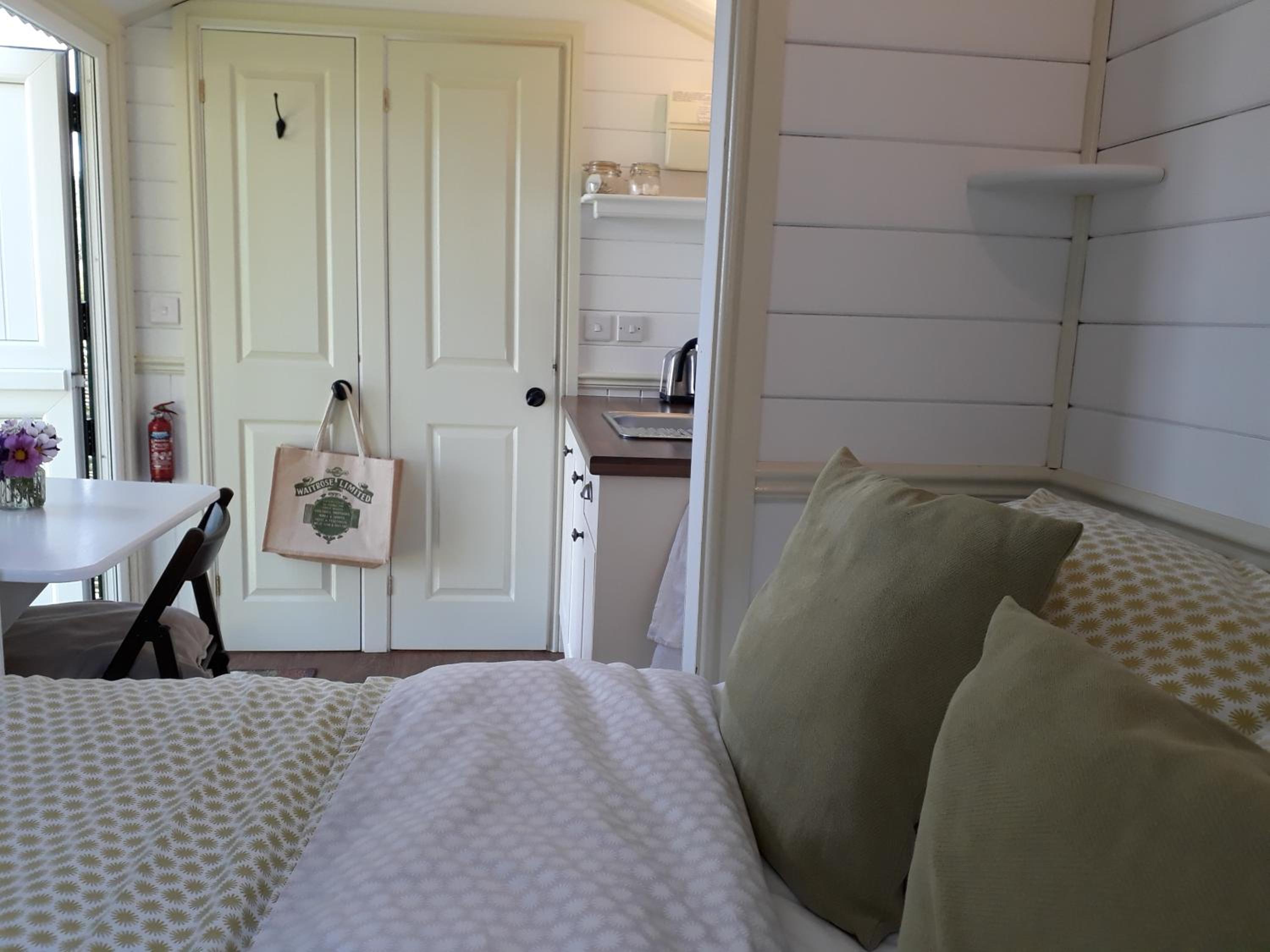 One-Bedroom House photo 1