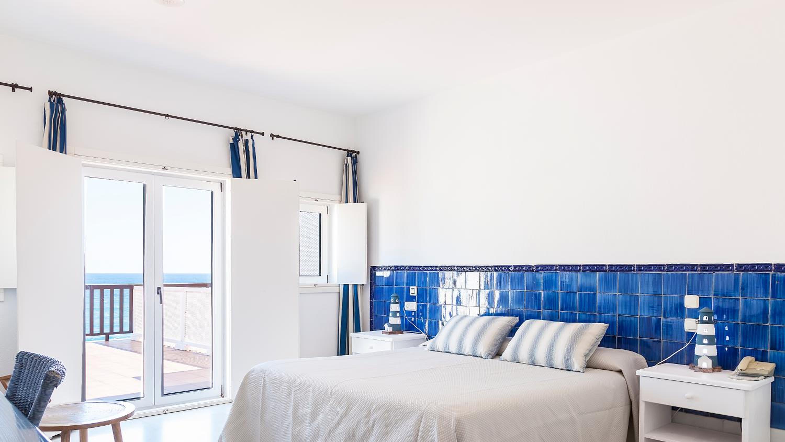 Double or Twin Room with Terrace and on the seafront photo 3
