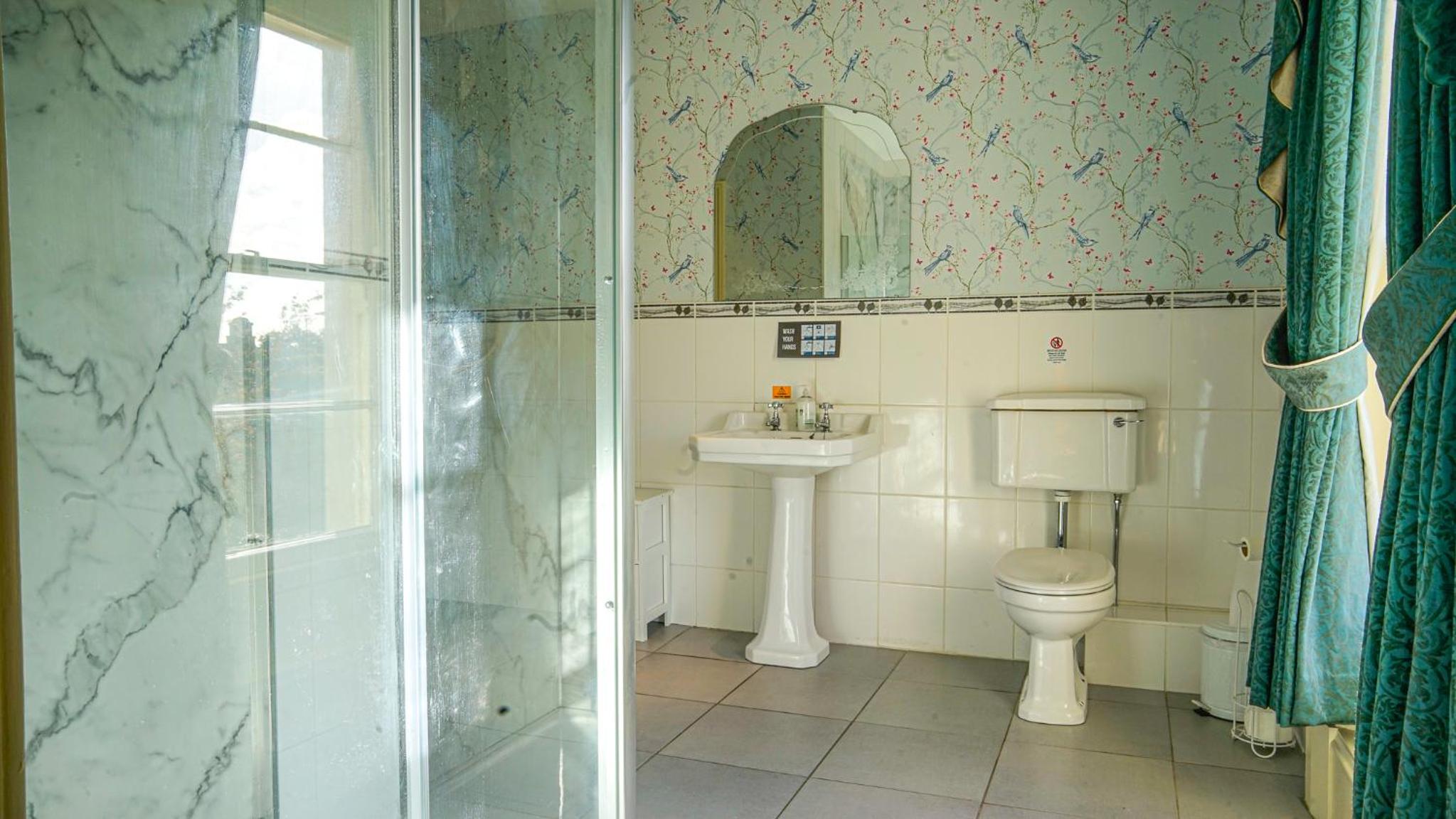 Double Room with Private Bathroom photo 2