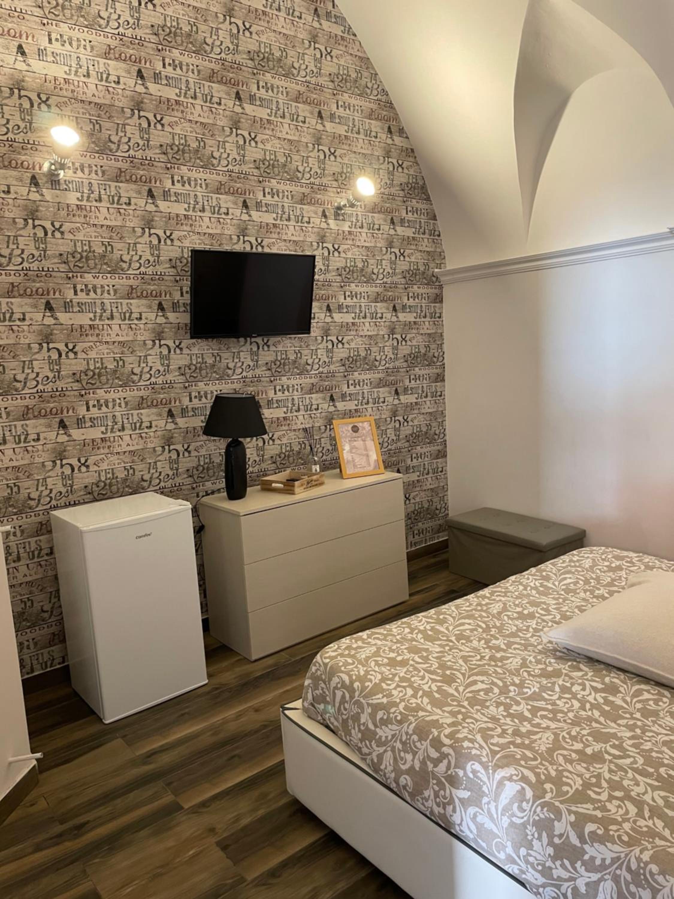 Double Room with Private Bathroom - Photo 1