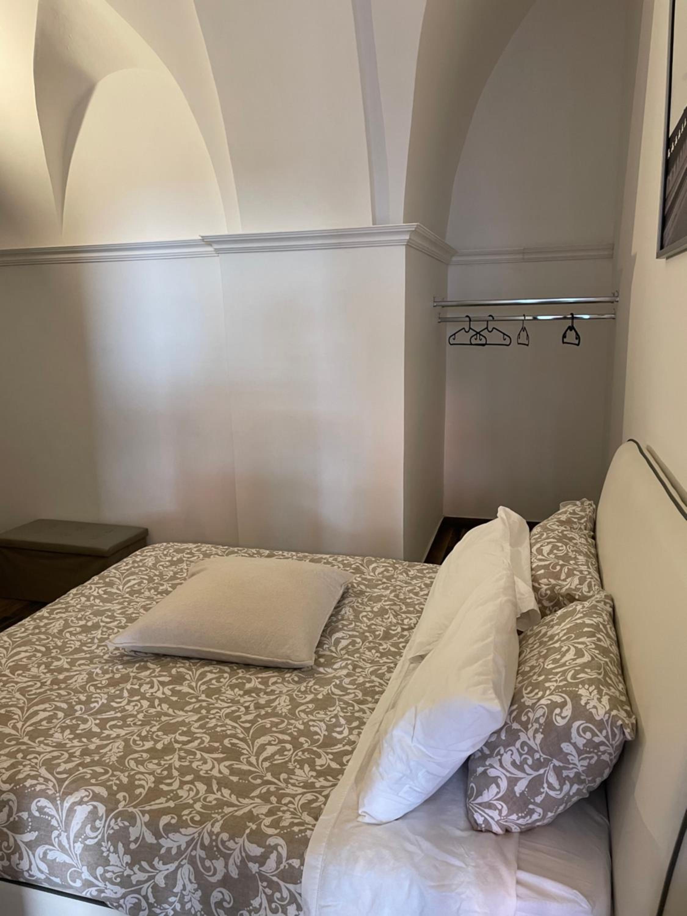 Double Room with Private Bathroom - Photo 6