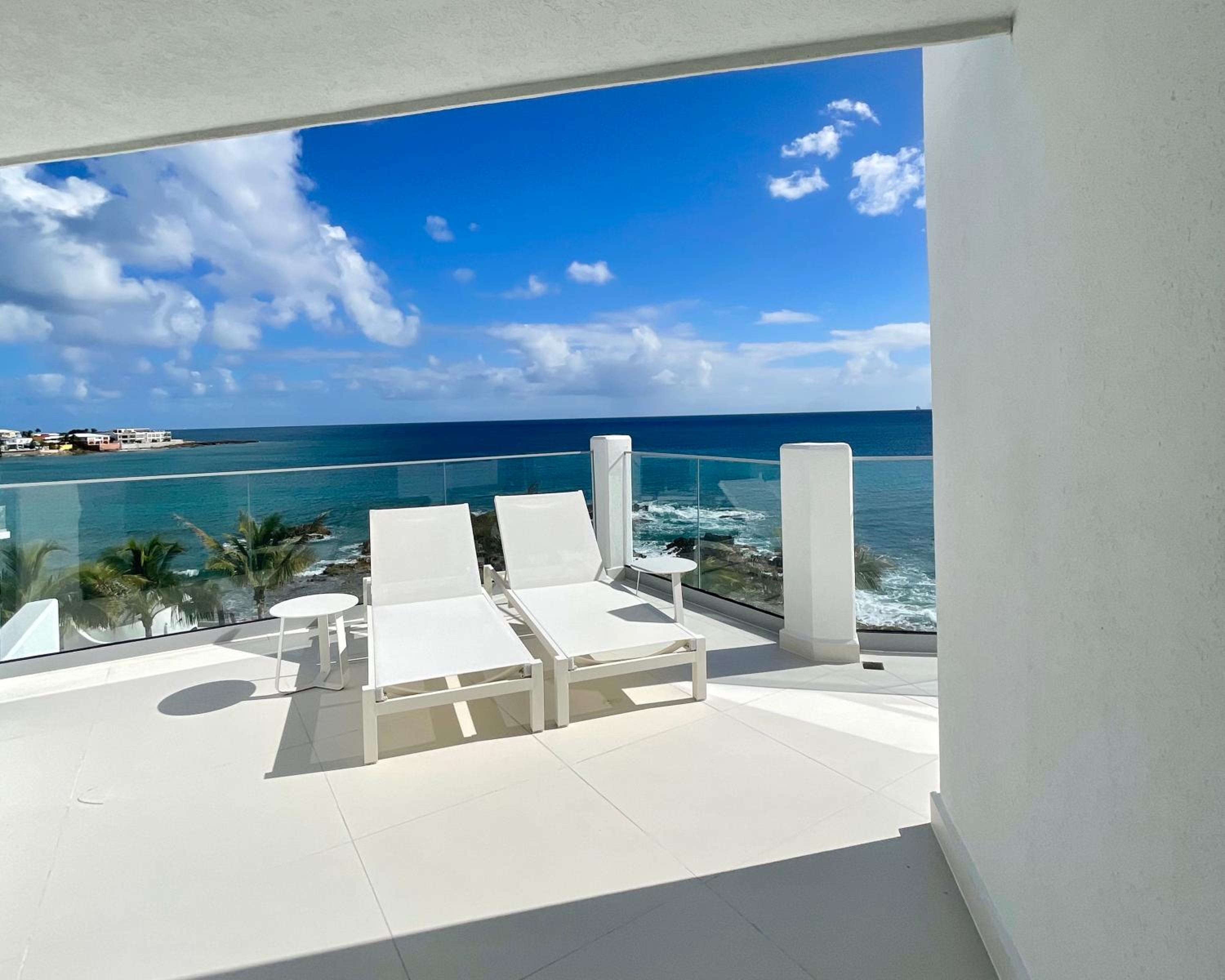 Balcony & Terrace