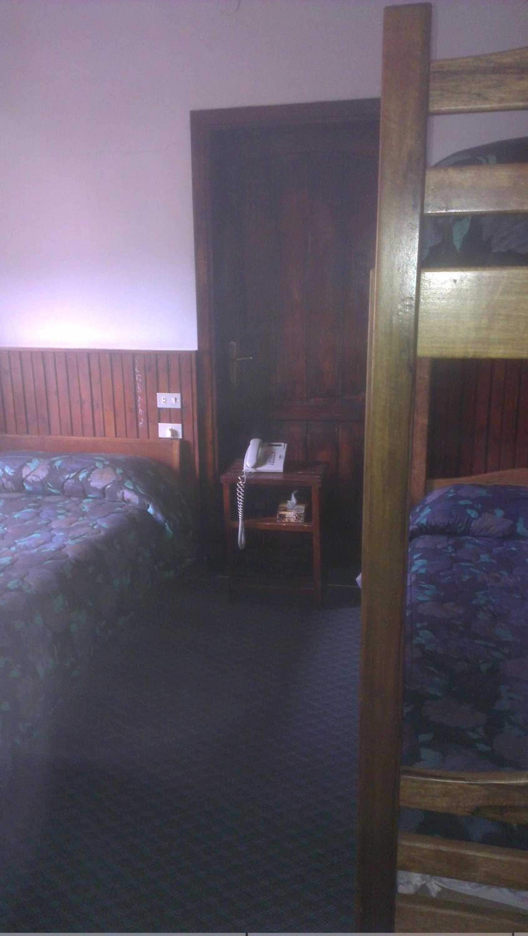 Economy Triple Room photo 2