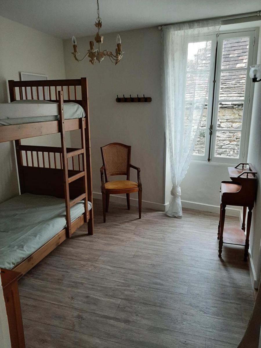 Quadruple Room with Private Bathroom photo 3