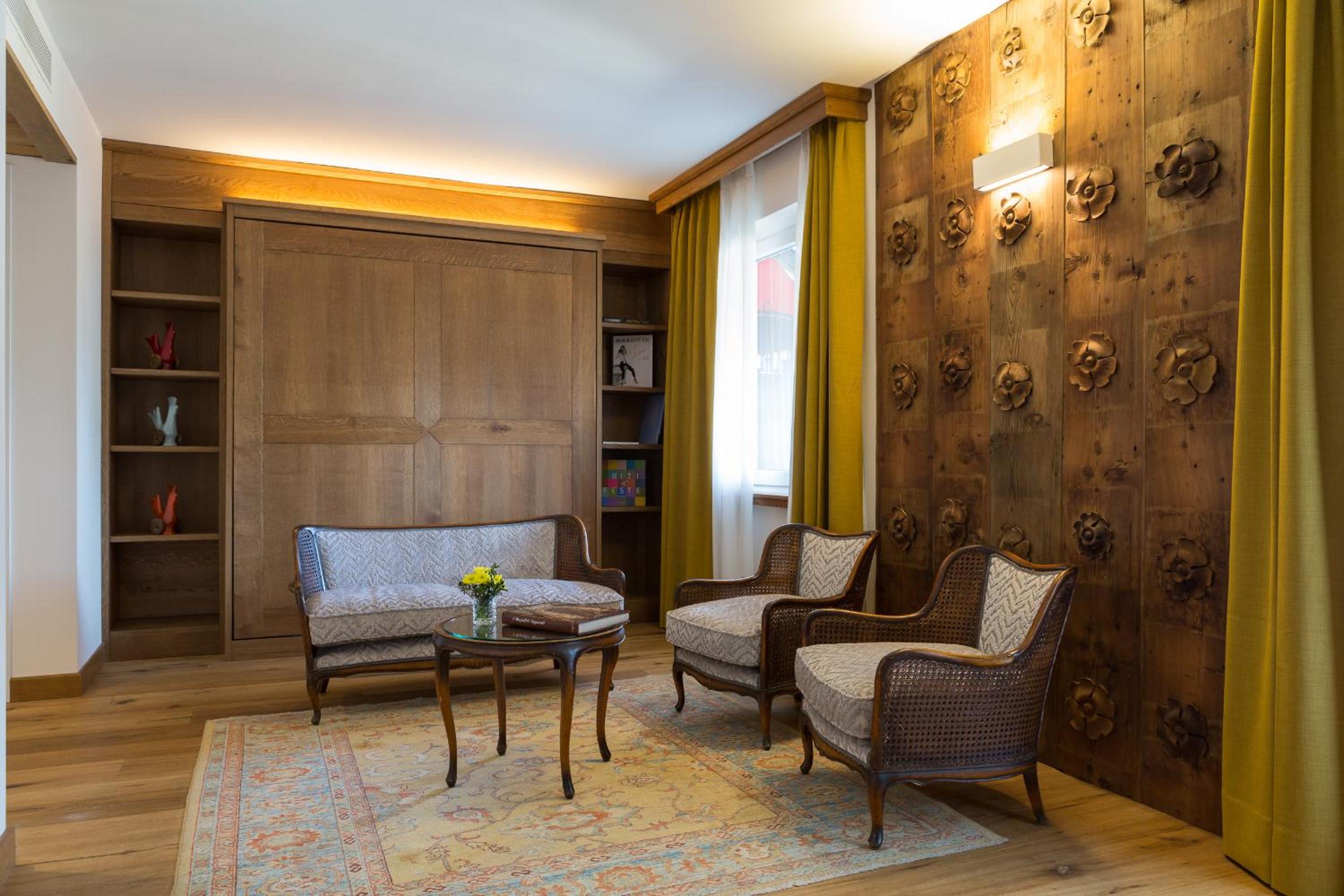 Suite with Balcony - Photo 29