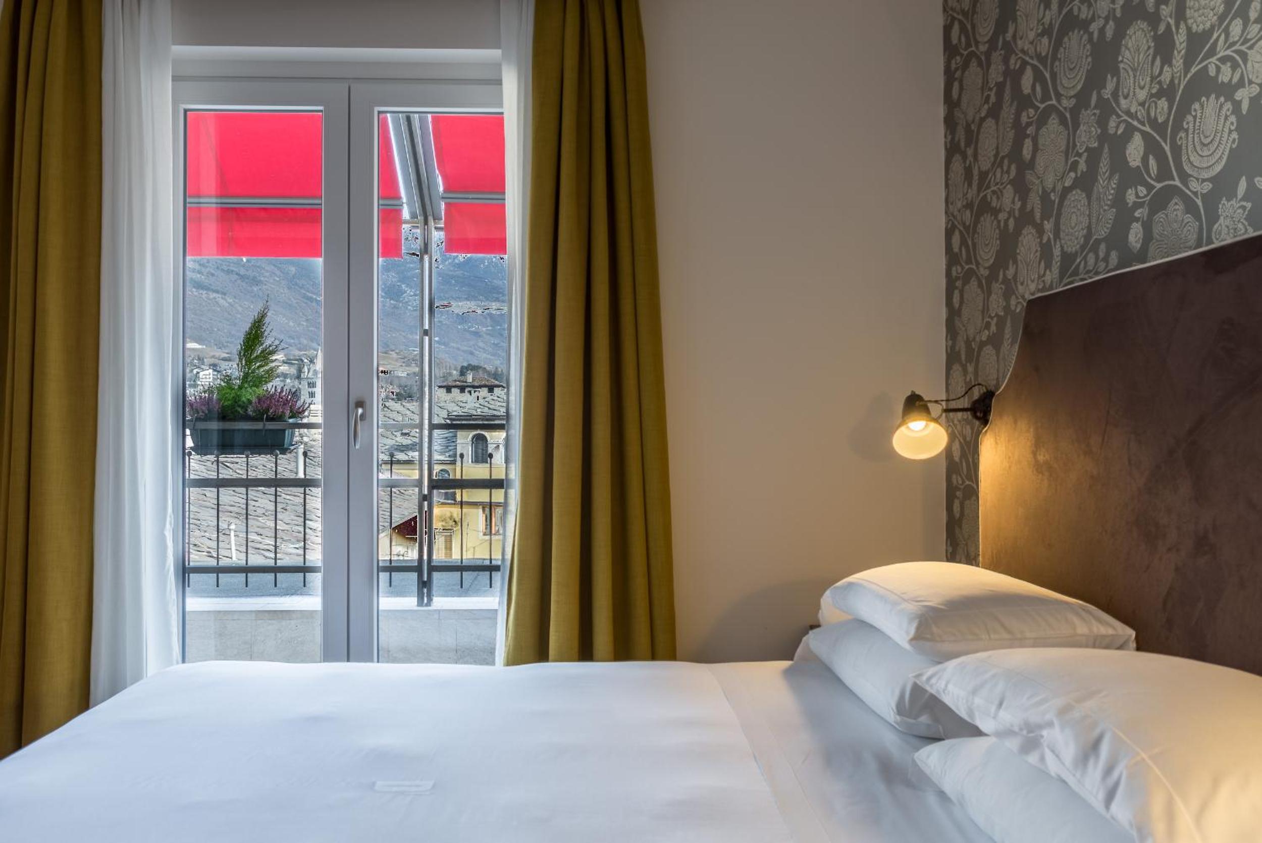 Suite with Balcony - Photo 31