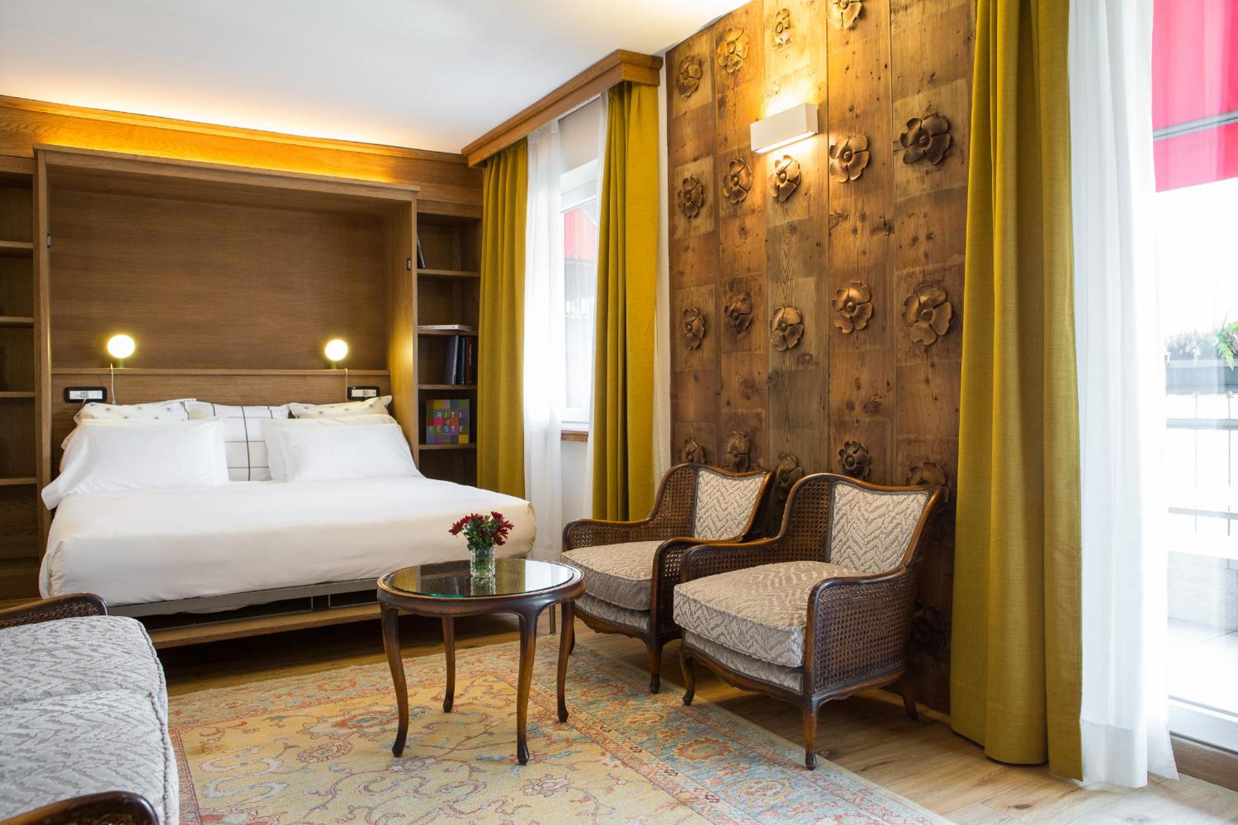 Suite with Balcony - Photo 16