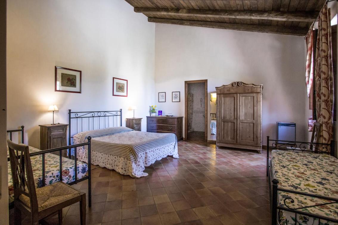 Quadruple Room - Photo 3