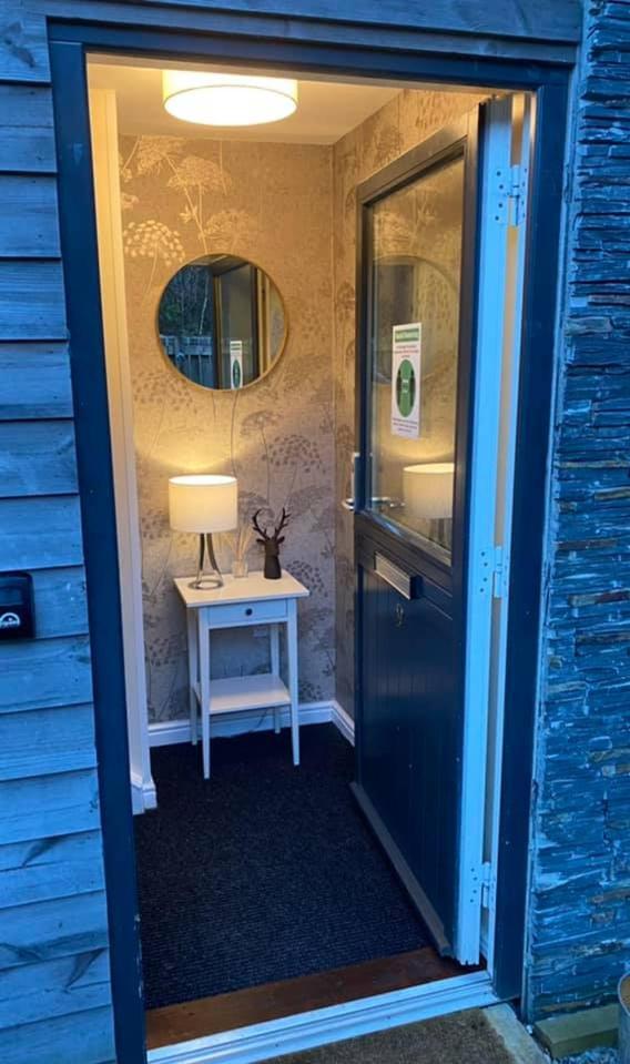 One Bed Upper Floor Apartment with Balcony and Ground Floor Hot Tub (Not Pet Friendly) Kestrel photo 3