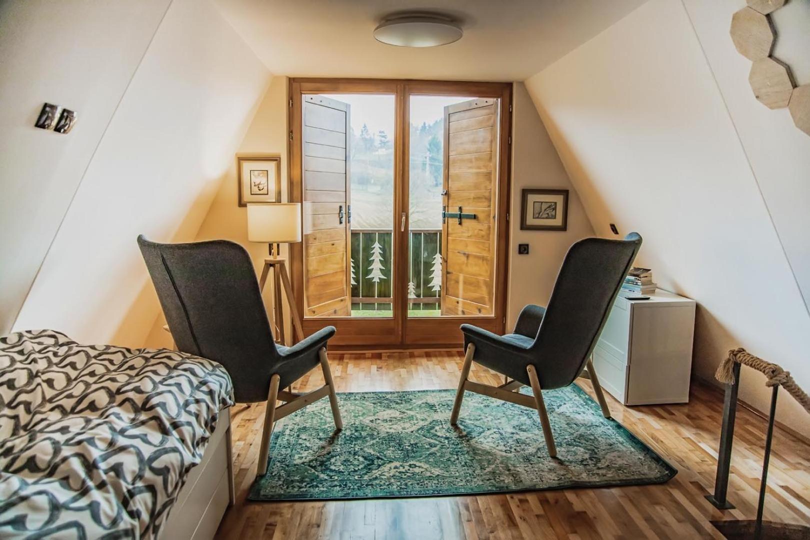 One-Bedroom House photo 1