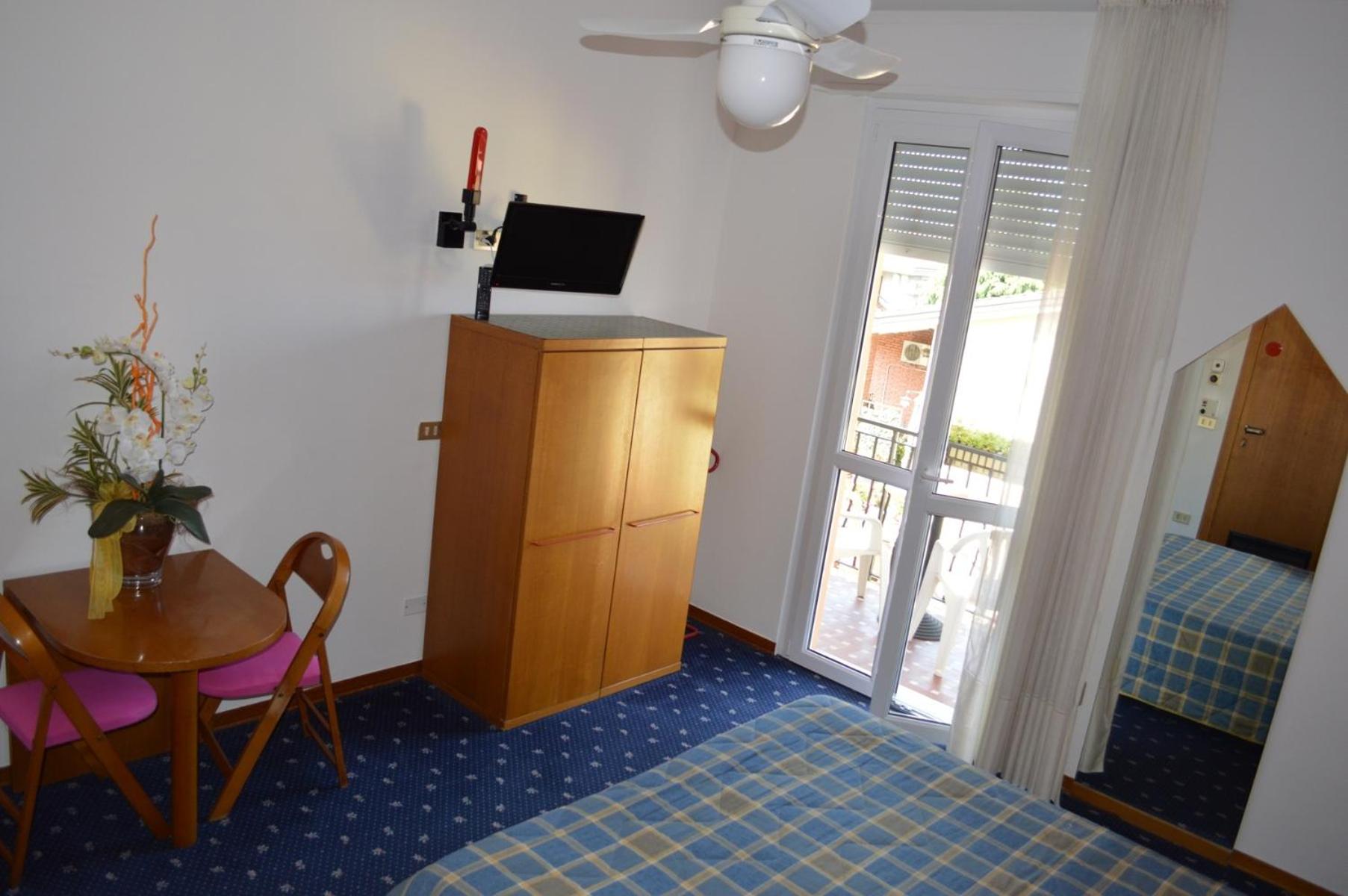 Triple Room - Photo 1