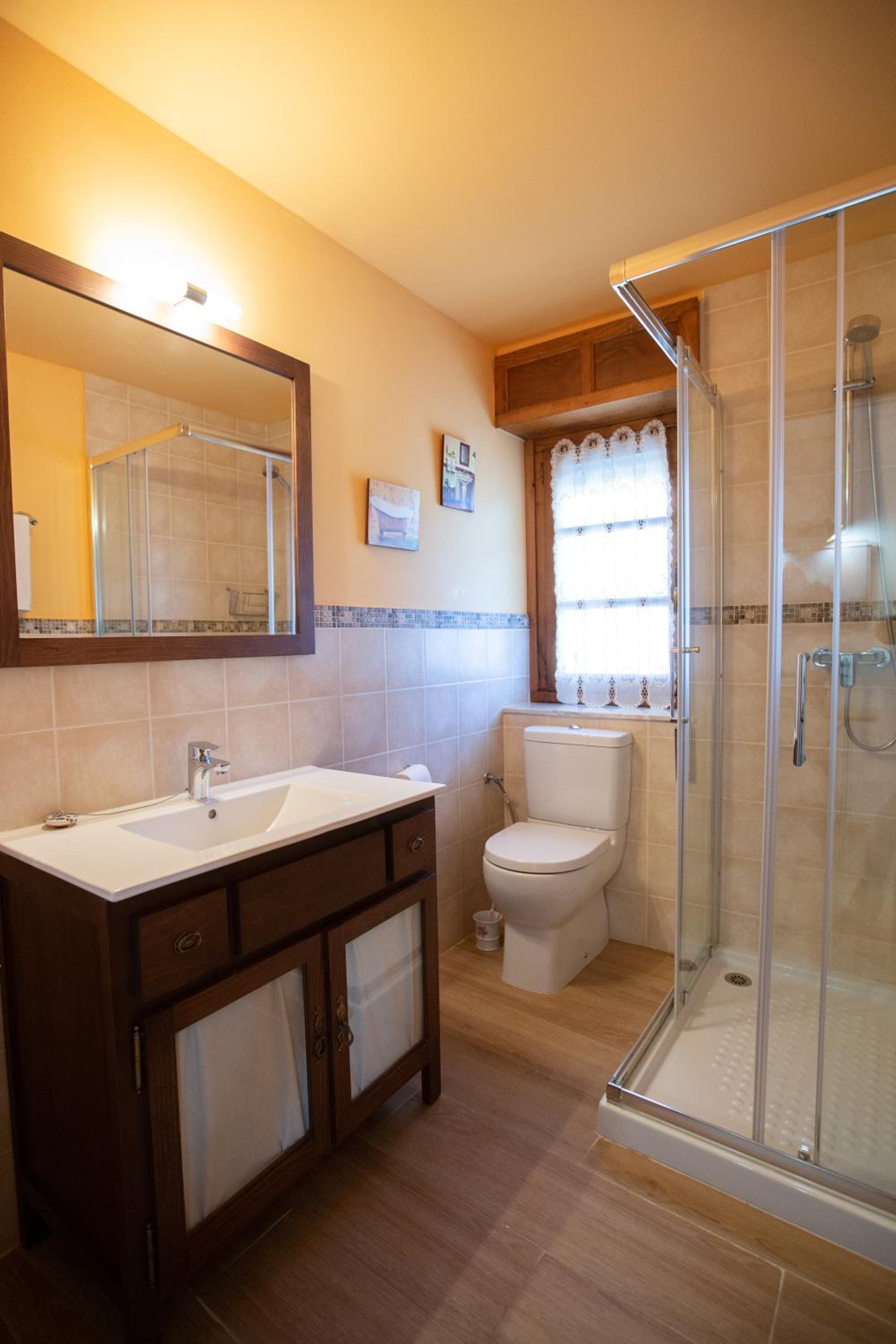 Three-Bedroom Townhouse - Photo 2