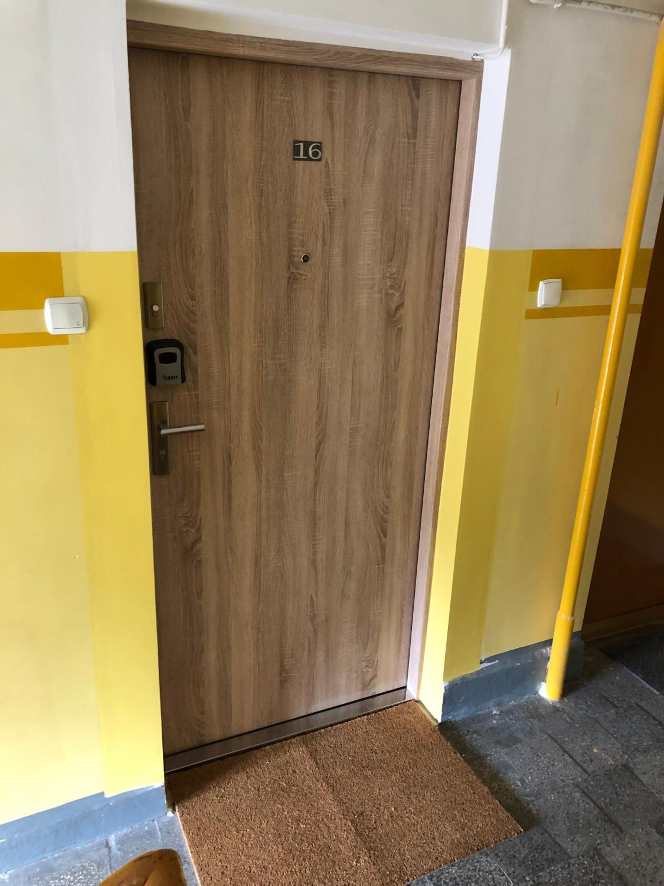 One-Bedroom Apartment - Photo 18