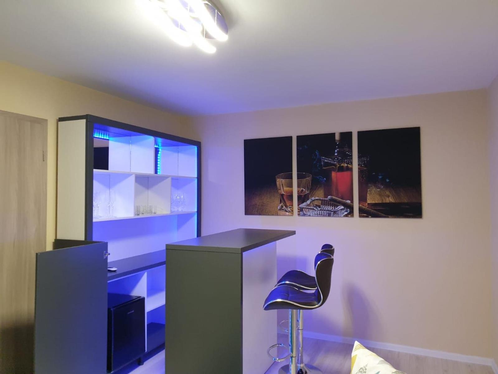 One-Bedroom Apartment - Photo 12