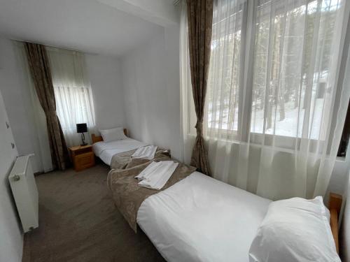 Quadruple Room with Balcony photo 3