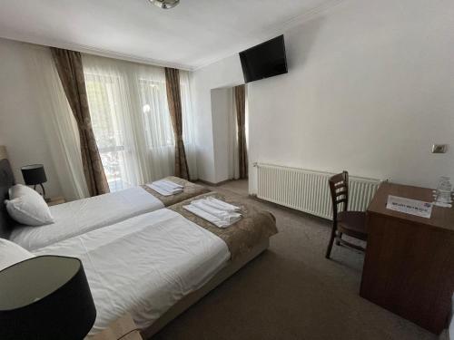 Quadruple Room with Balcony photo 2