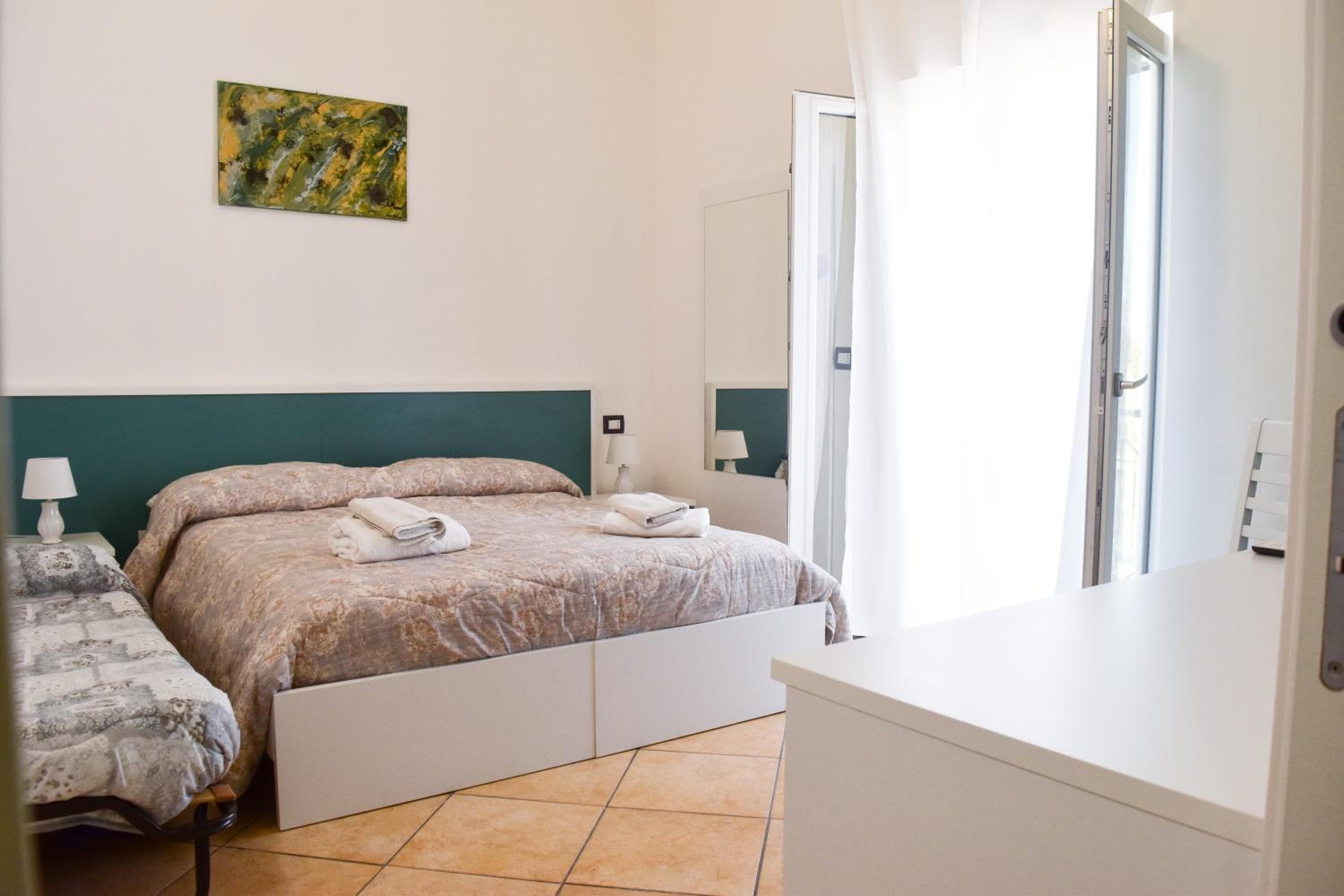 Triple Room with Private Bathroom photo 2