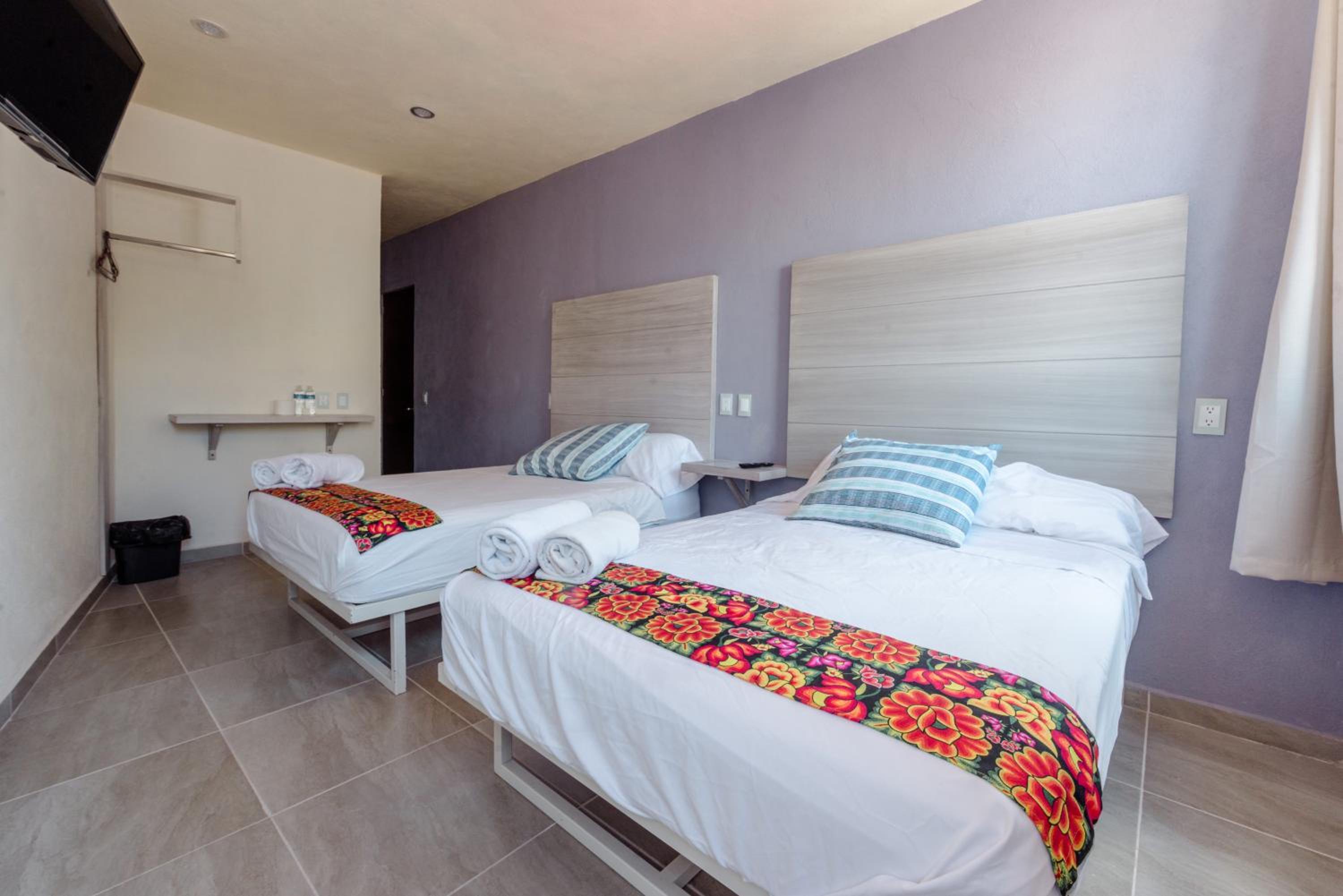 Double Room with Two Double Beds - Photo 7