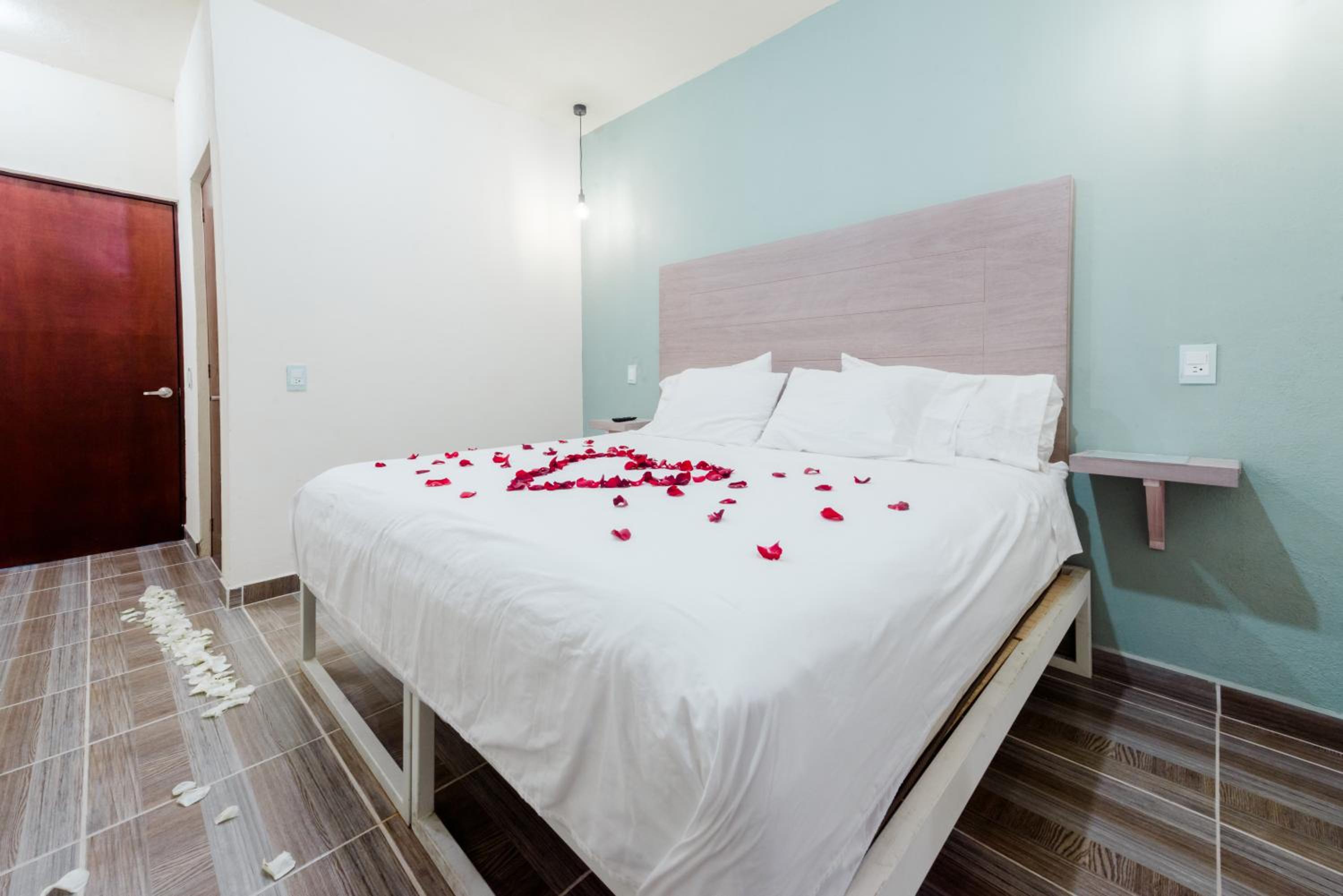 King Suite - Photo 2