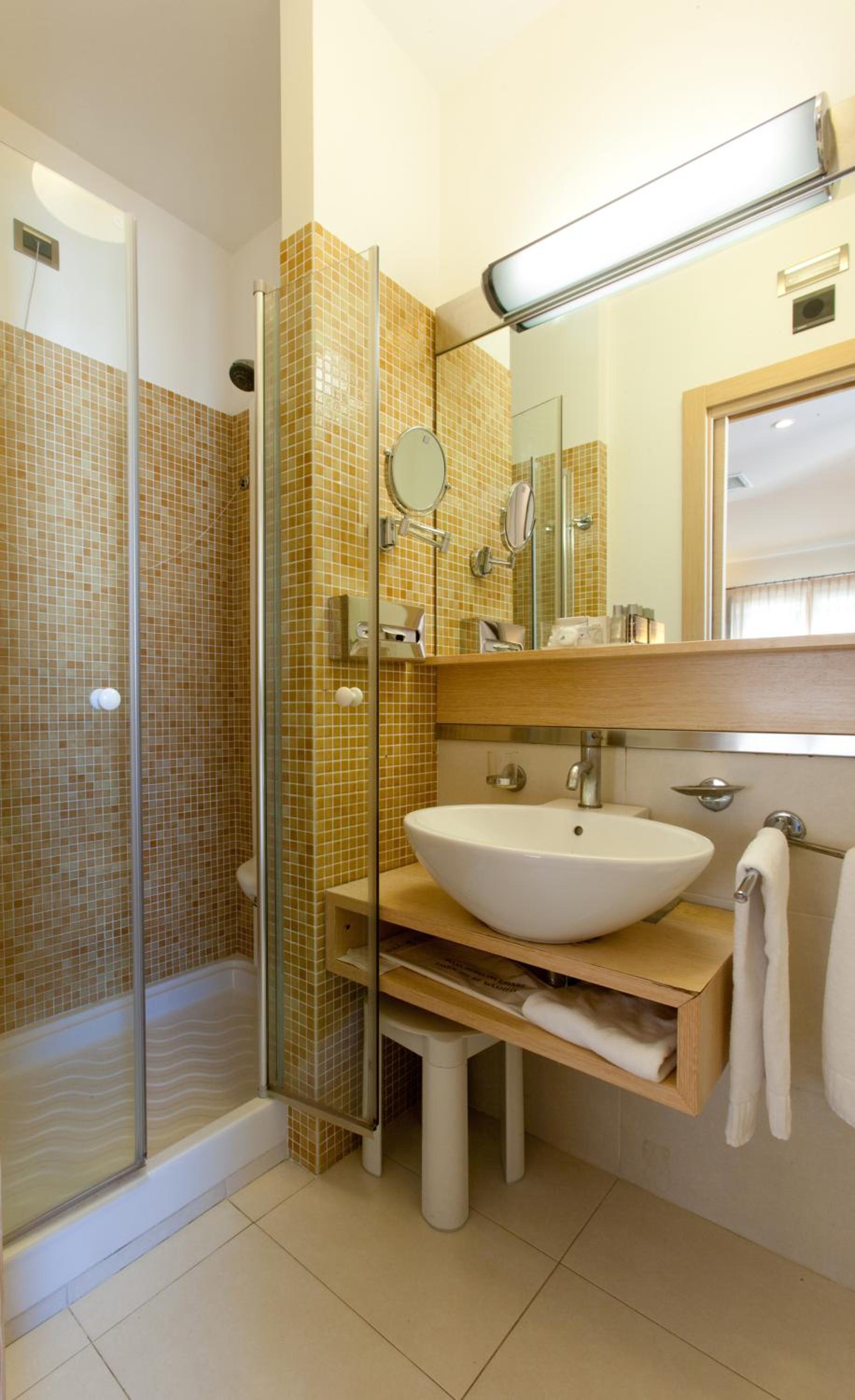 Standard Double Room - Photo 3
