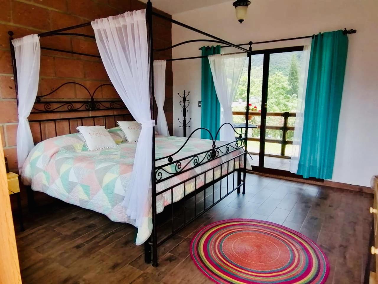 King Room with Mountain View photo 2