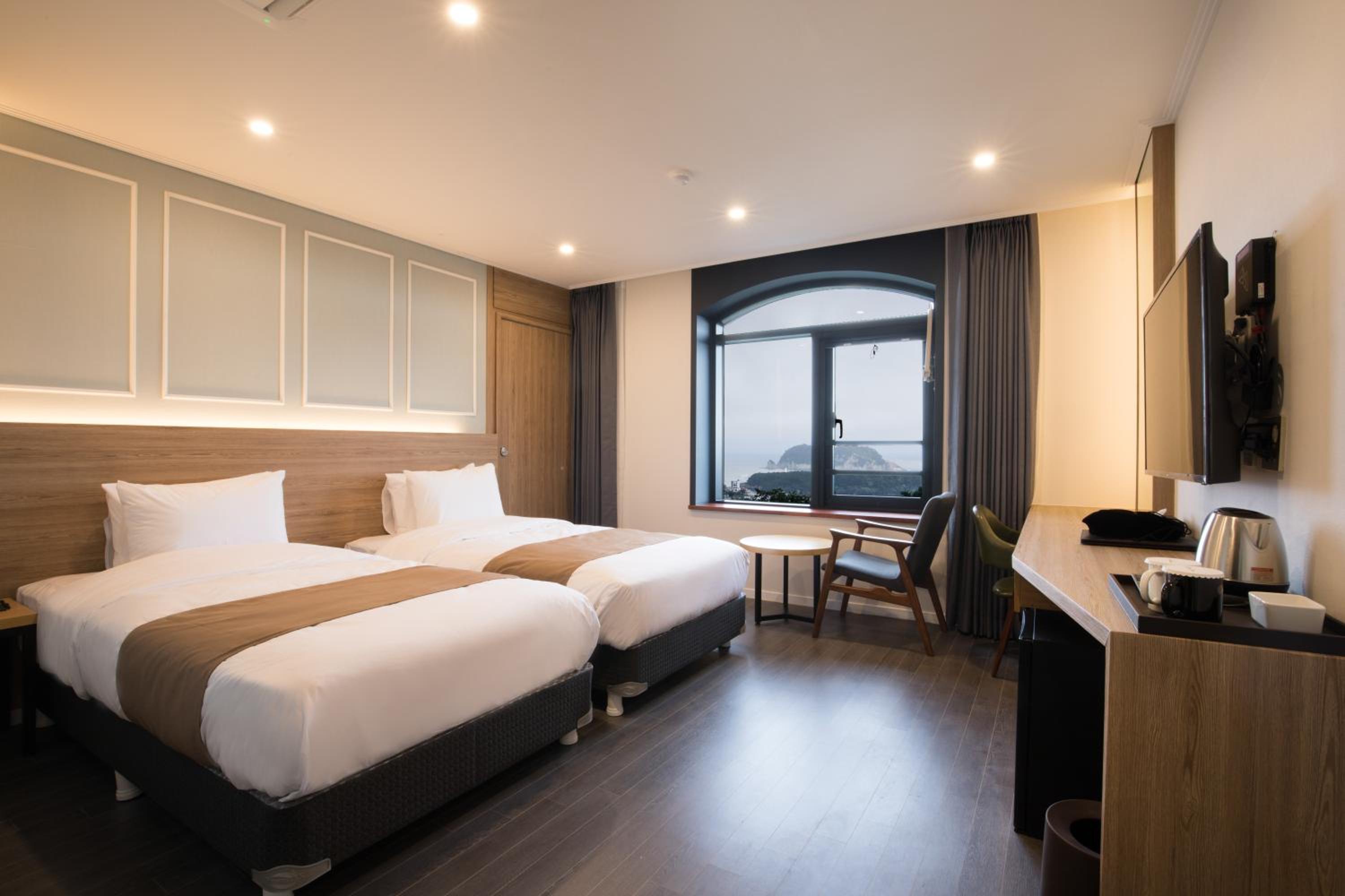 Superior Twin Room - Photo 3