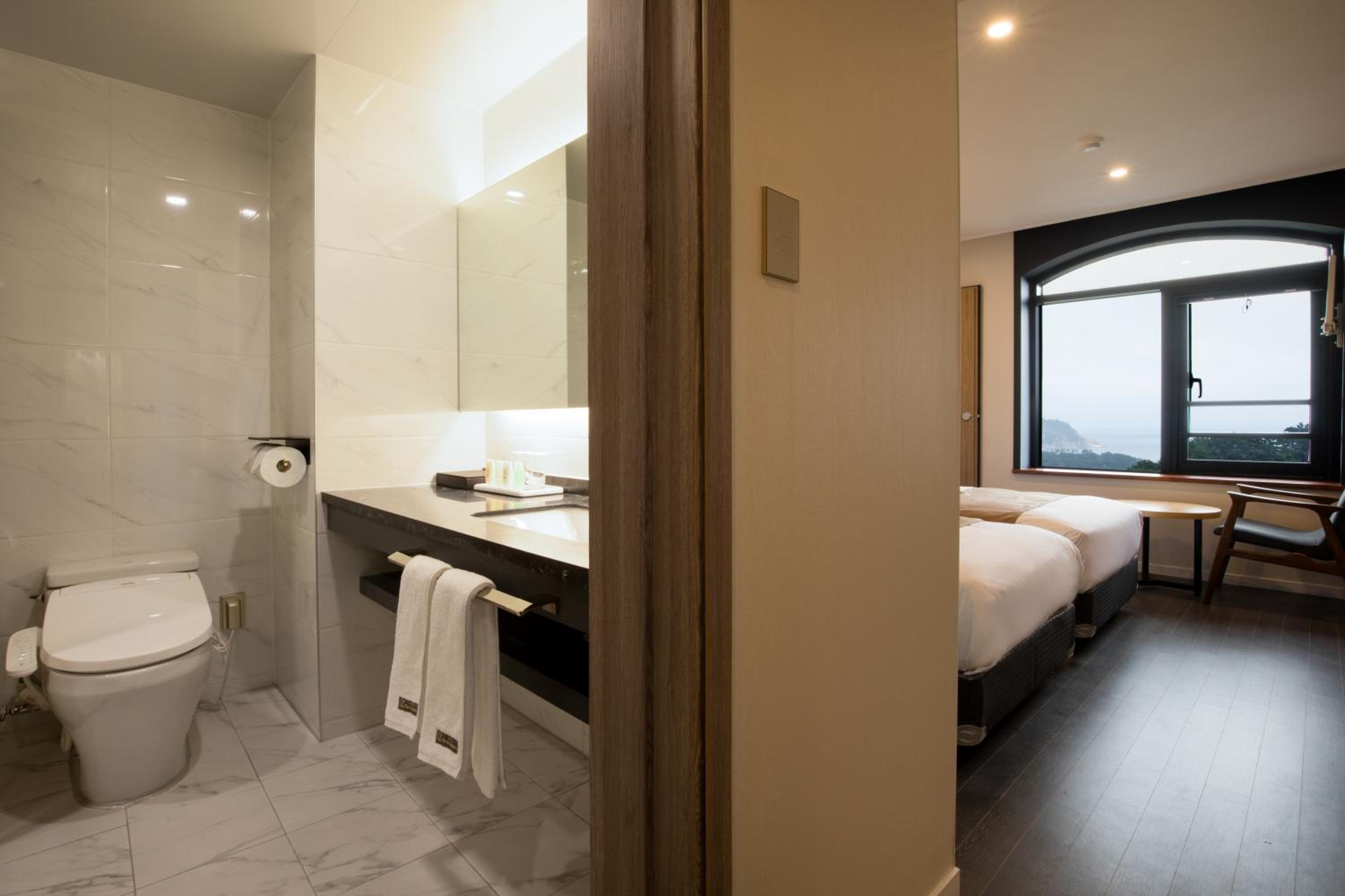 Superior Twin Room - Photo 4