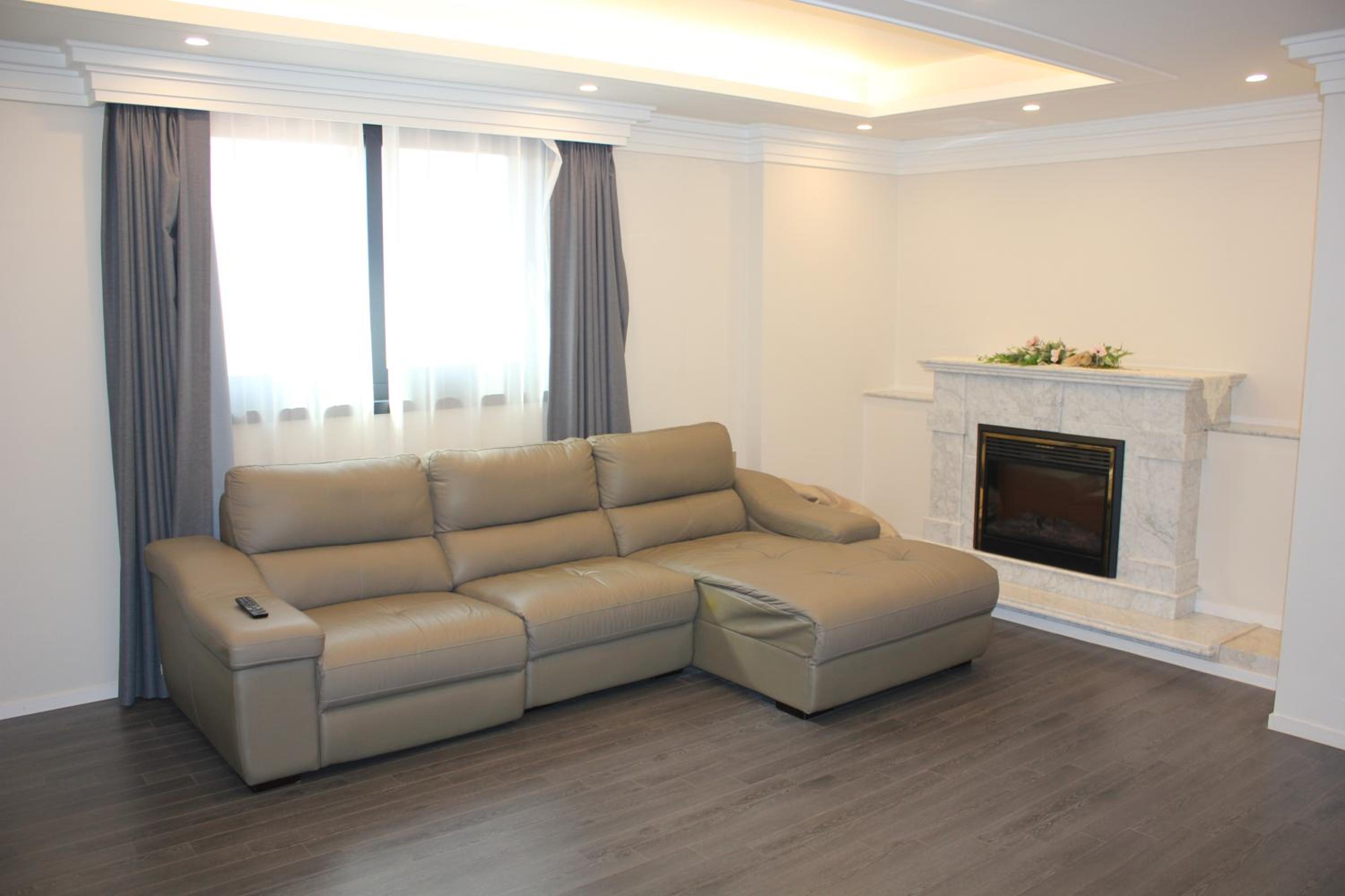 Parlor Suite - Photo 8