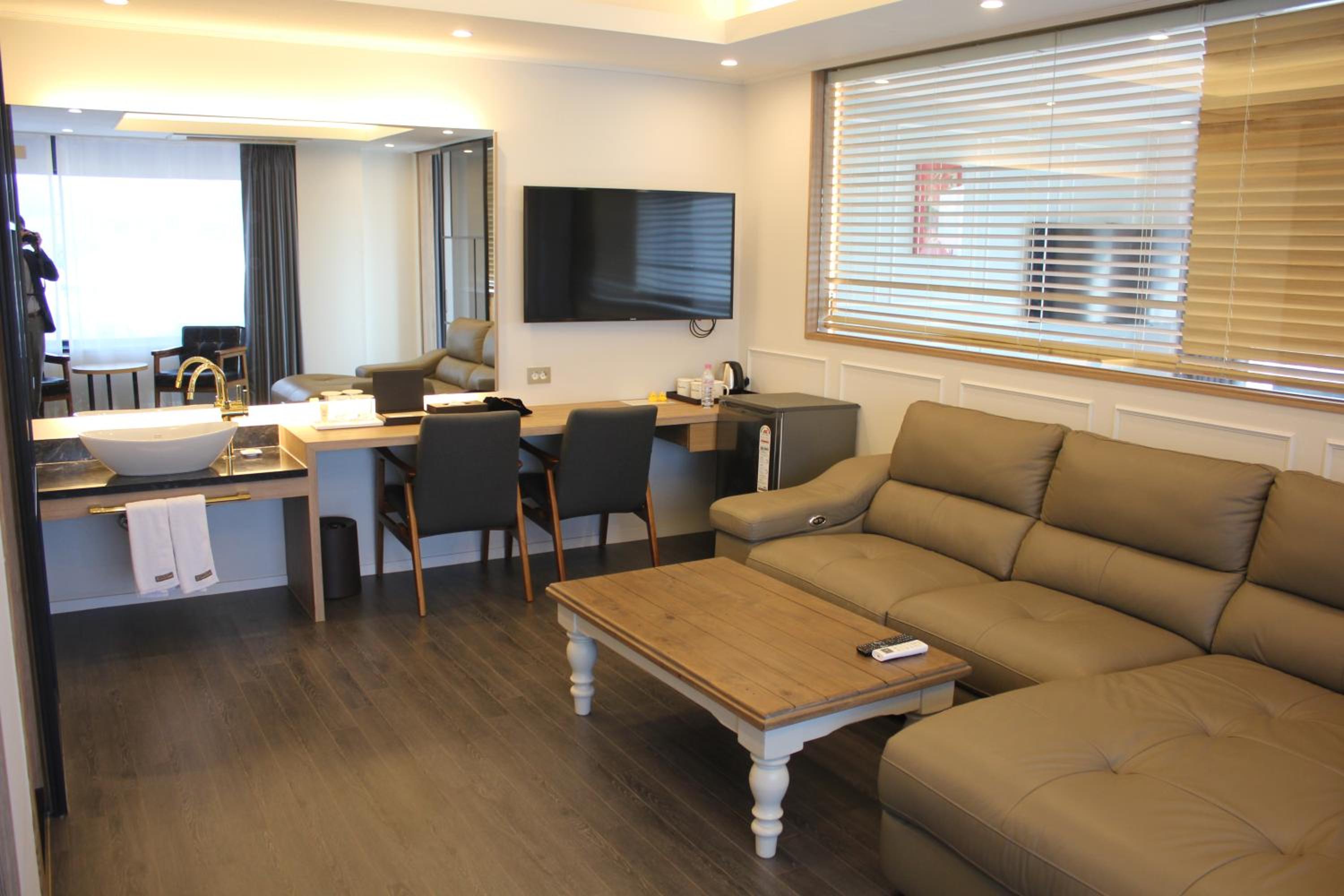 Casaloma Suite with Ocean View - Photo 7