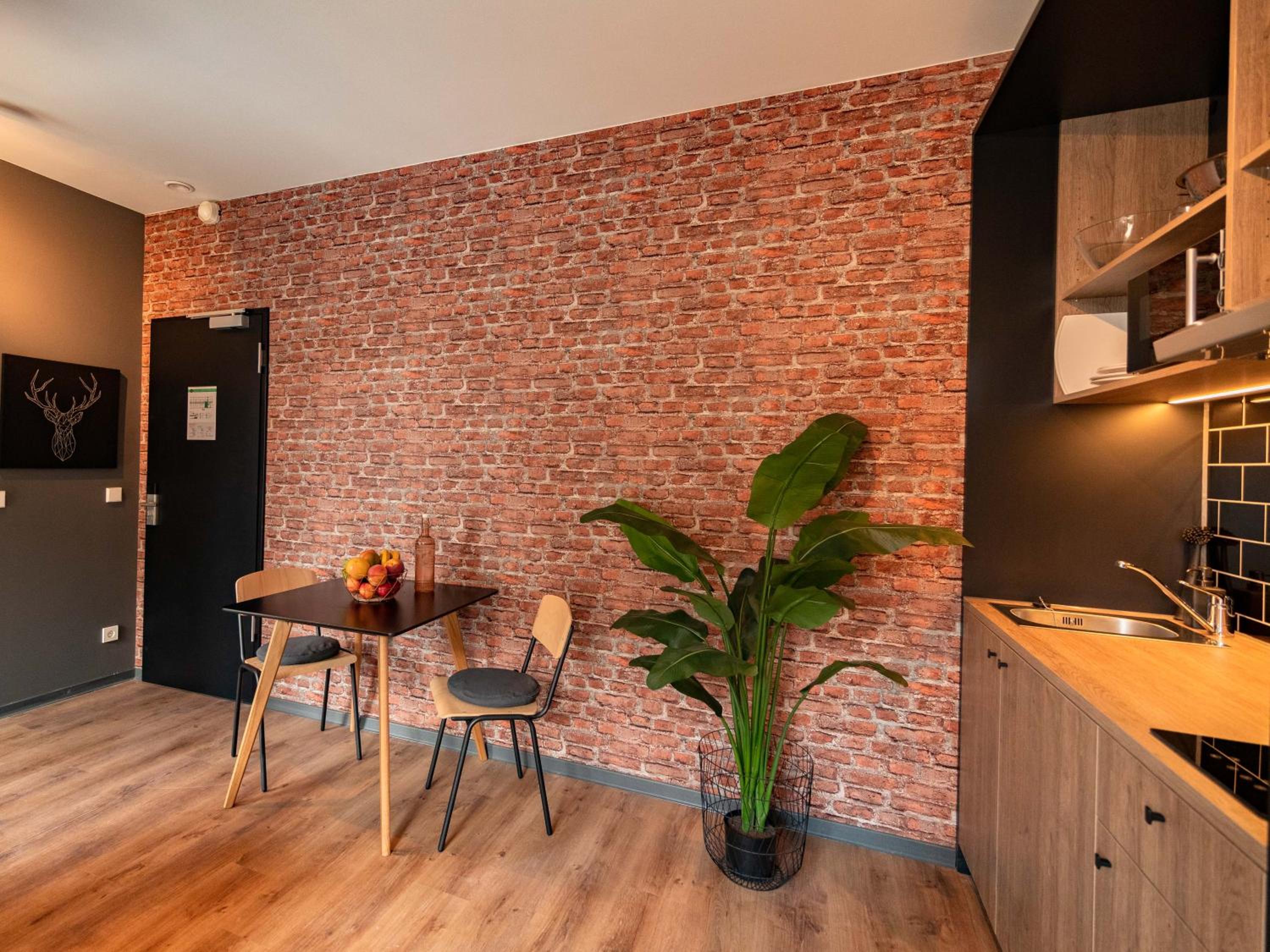 One-Bedroom Apartment - Photo 3