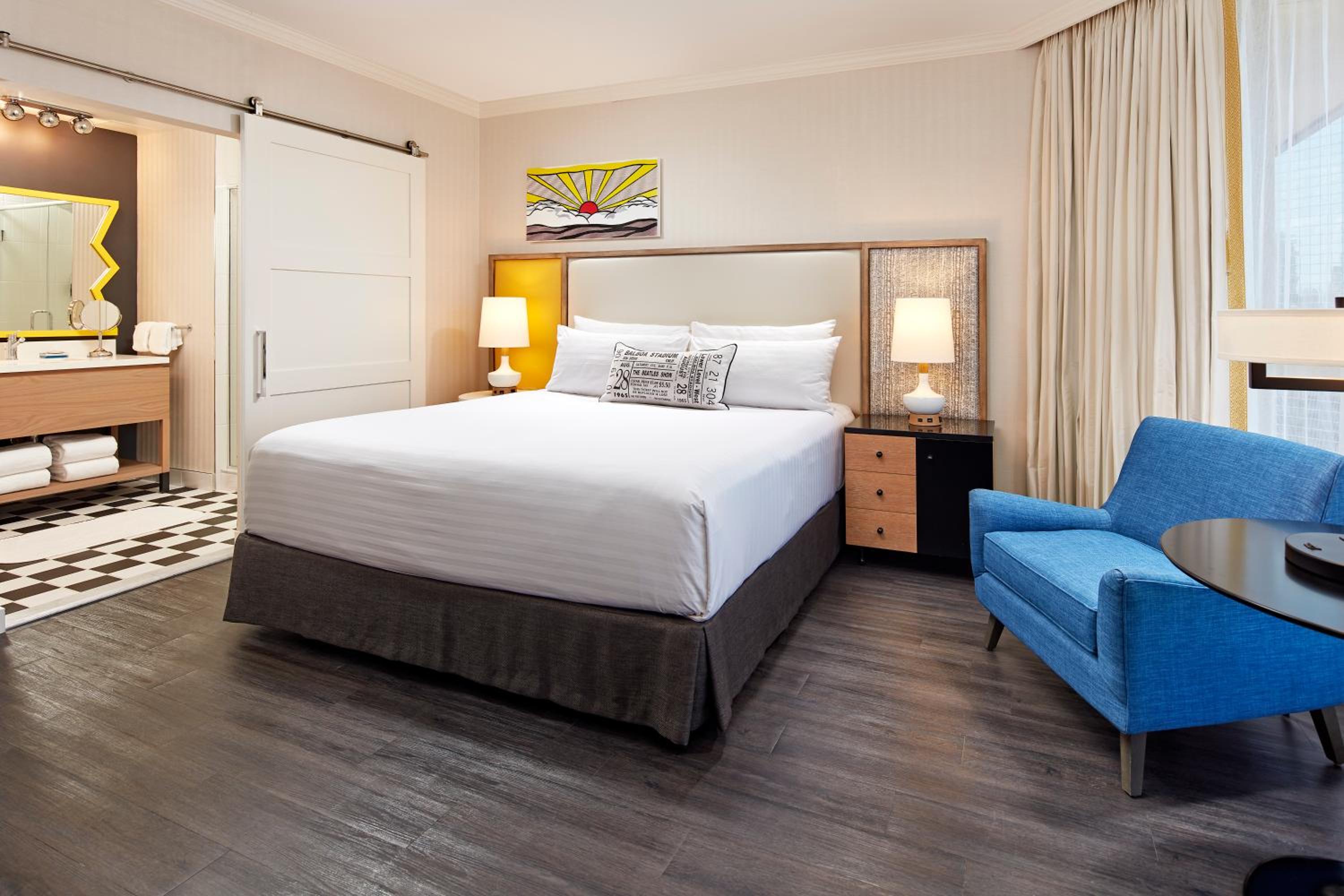 Triple Room thumbnail 6